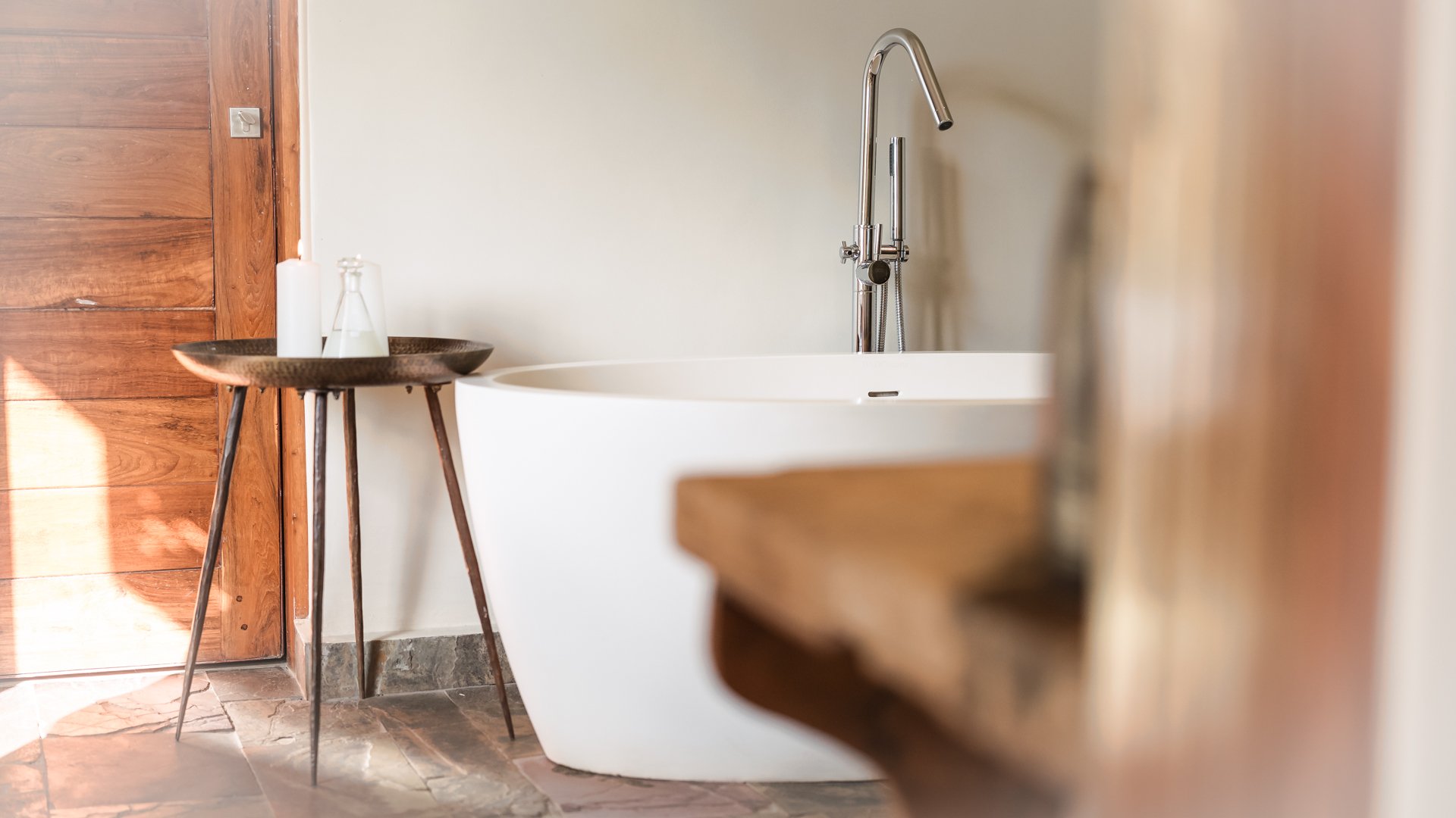 Siringit Villa-guestroom-Bathtub.jpg