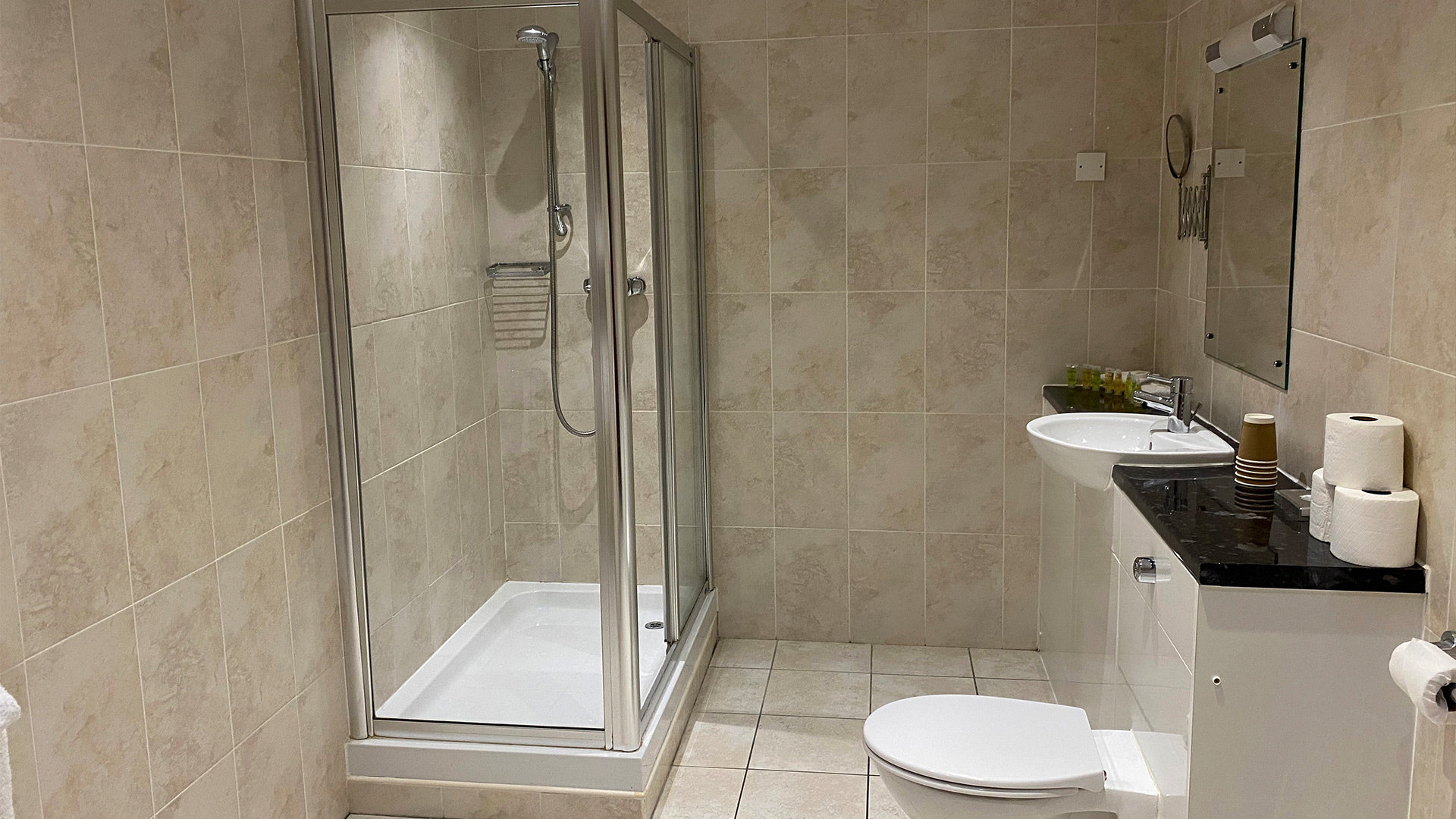 CBH Lake District Castle Inn-guestroom-Family Rooms Sleeps Bathroom.jpg