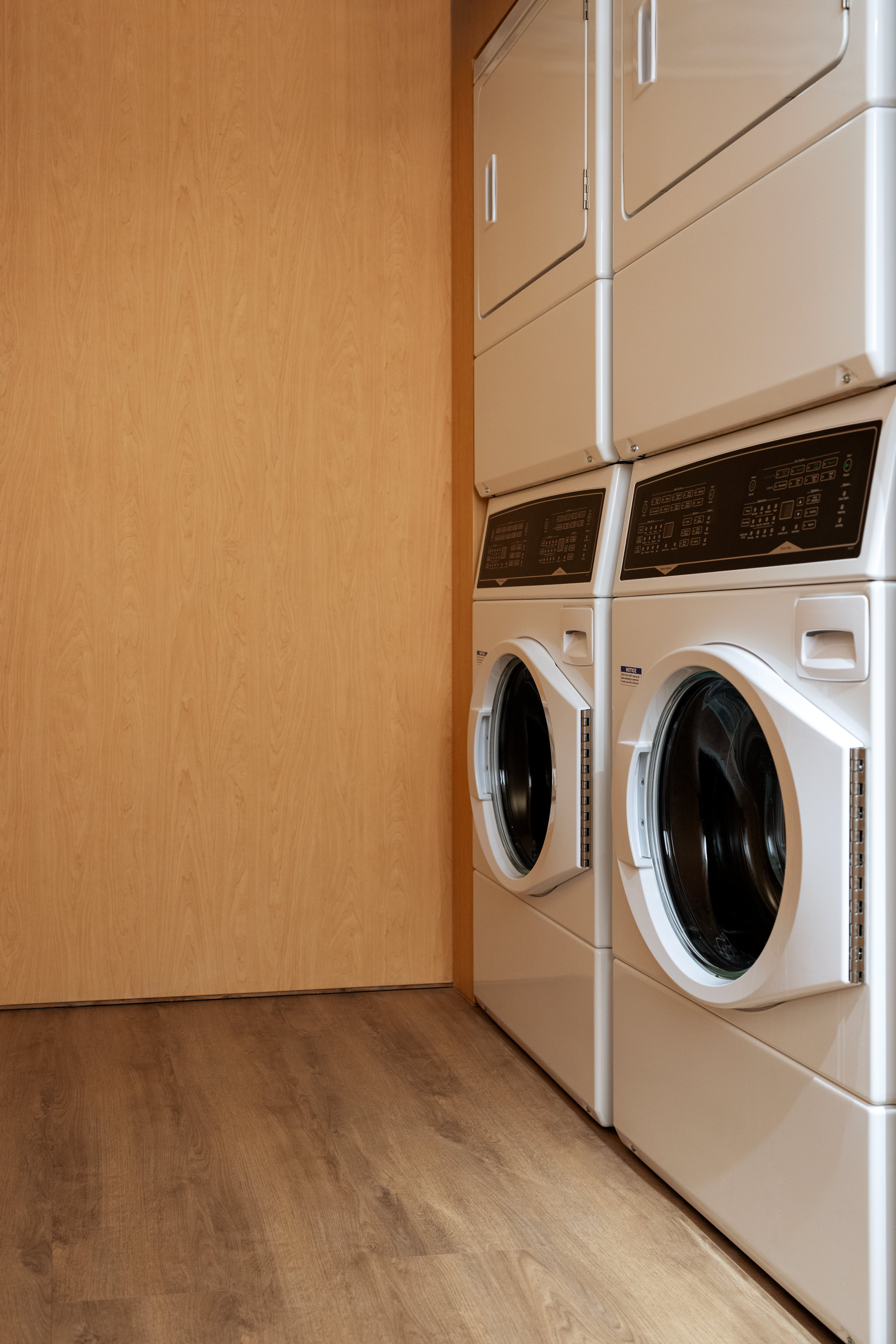 SHAMA HUB METRO SOUTH-guestroom-Shama Hub Metro South Hong Kong-Common Area Self Service Laundry Room.jpg