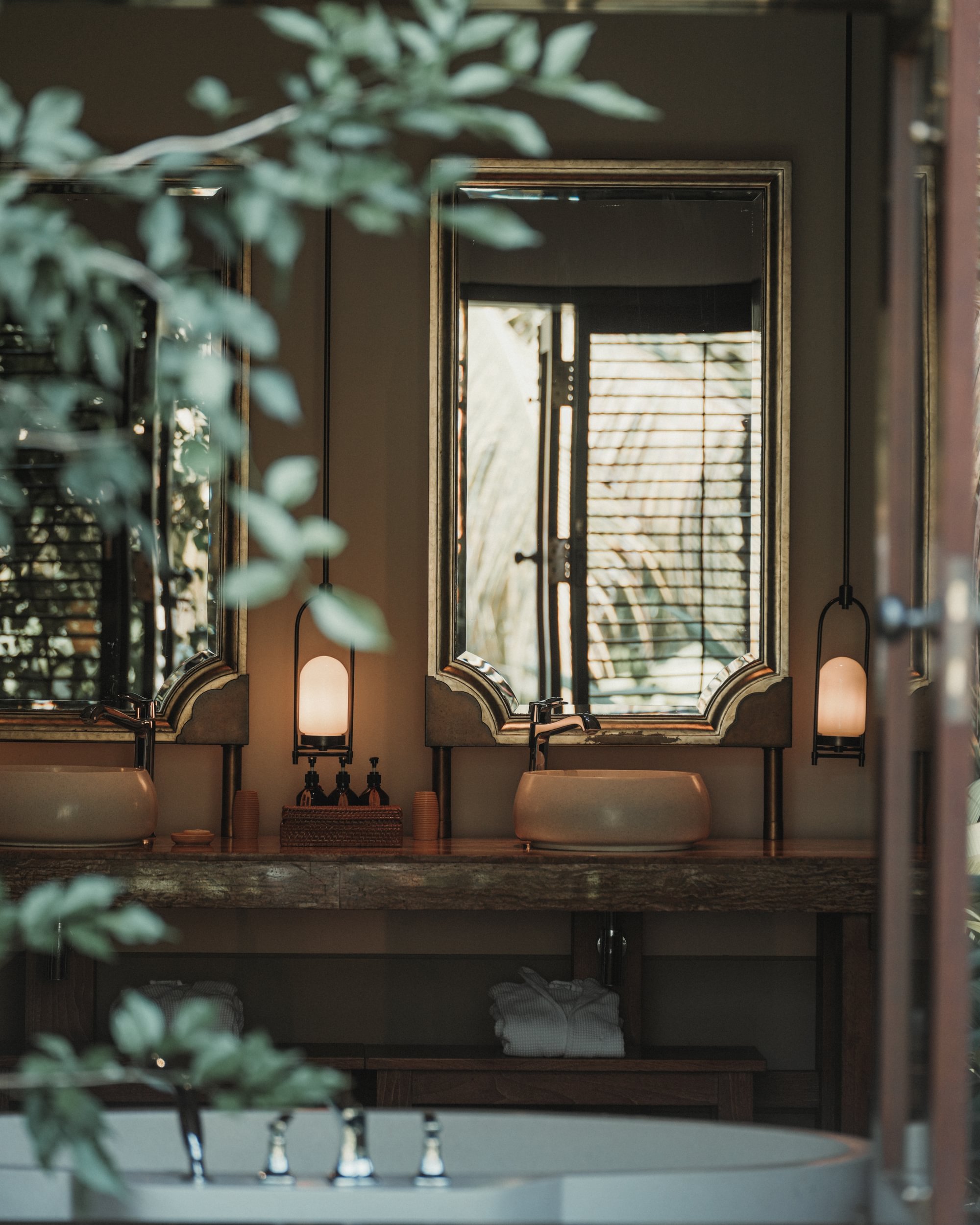 Cape Weligama-guestroom-CAPE WELIGAMA - BATHROOM.jpg