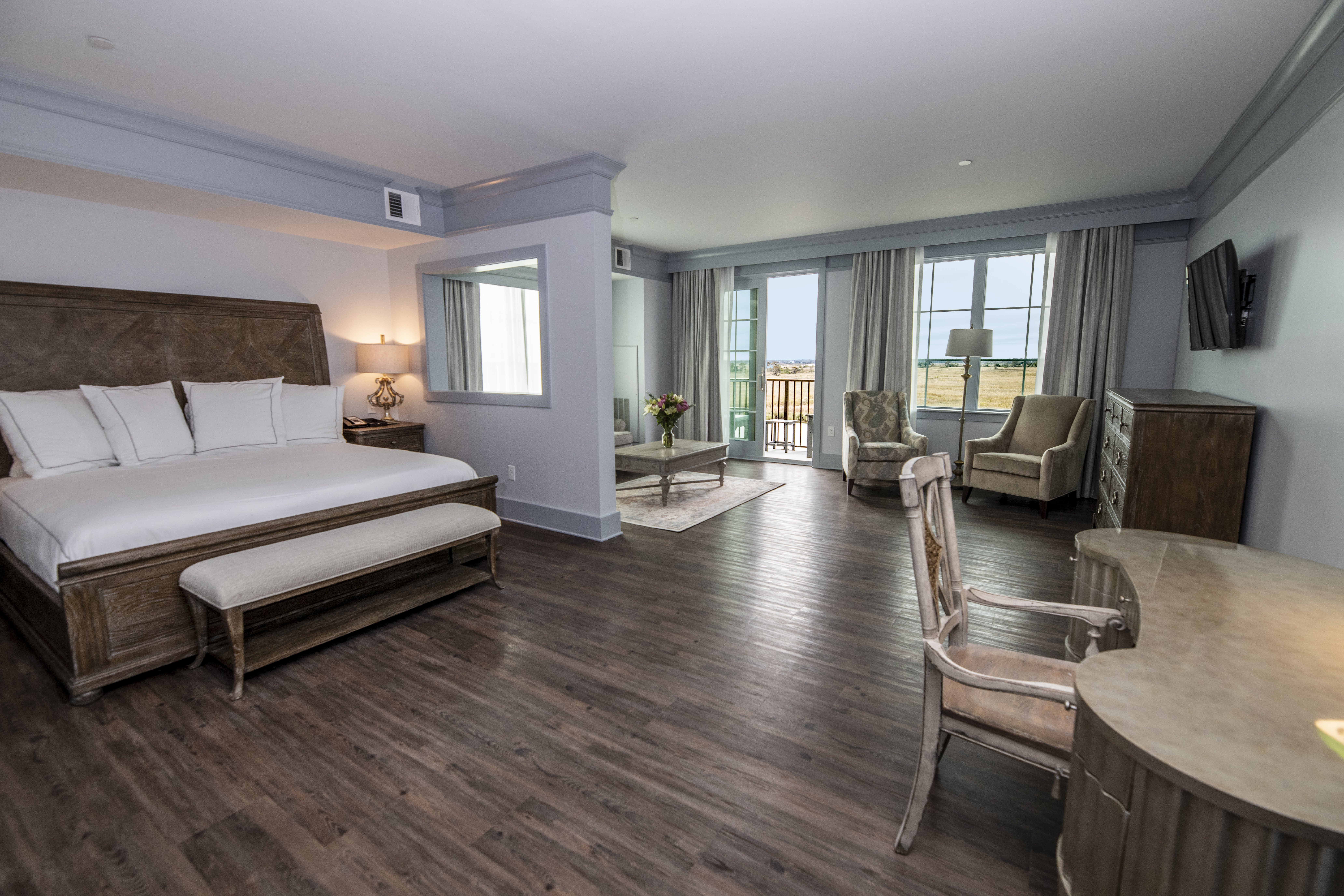 OAKS ON THE RIVER RESORT-guestroom-Guest Room.jpg