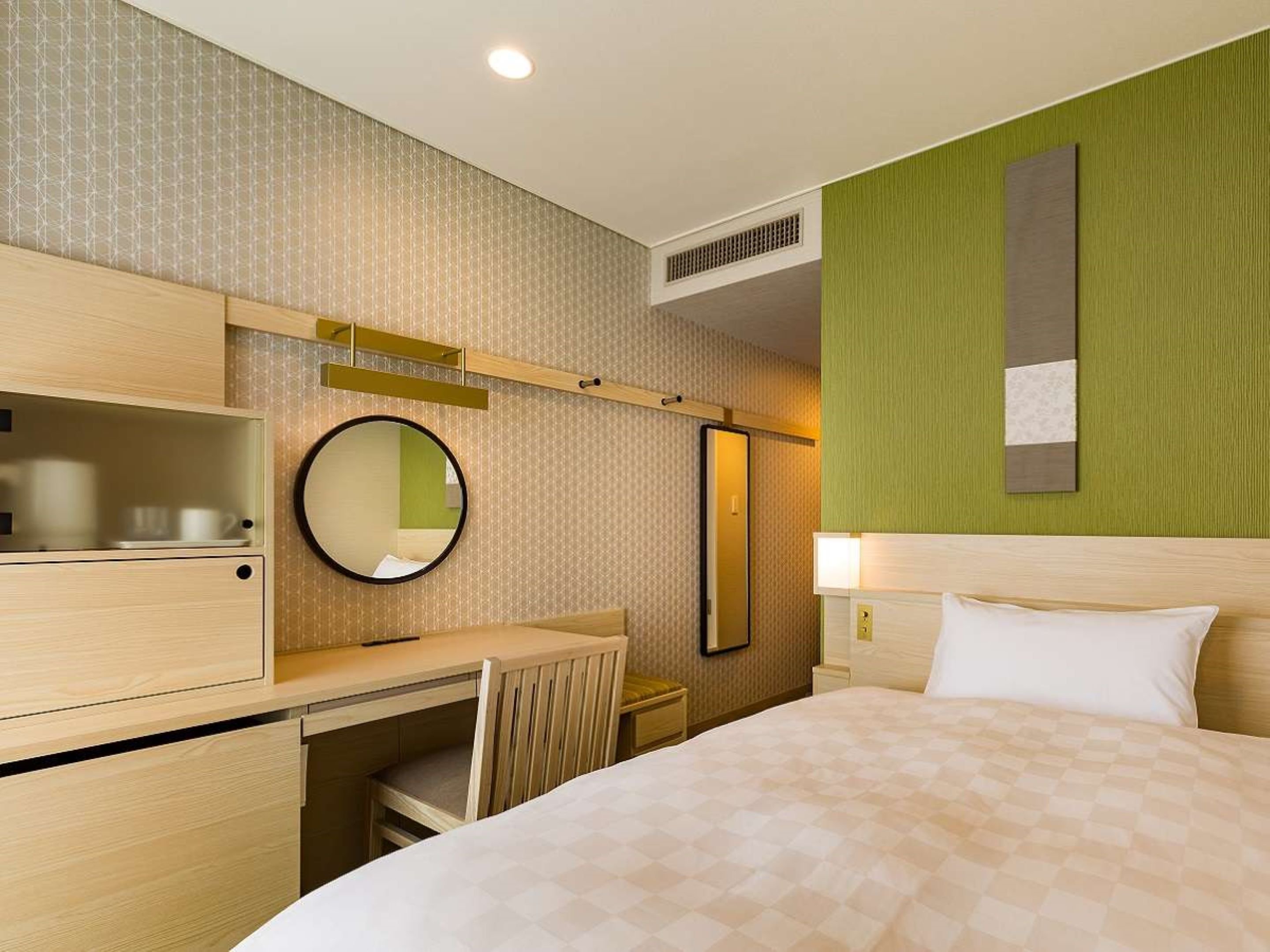 Shinjuku Prince Hotel-guestroom-Superior Double High Floor Non-Smokig.jpg