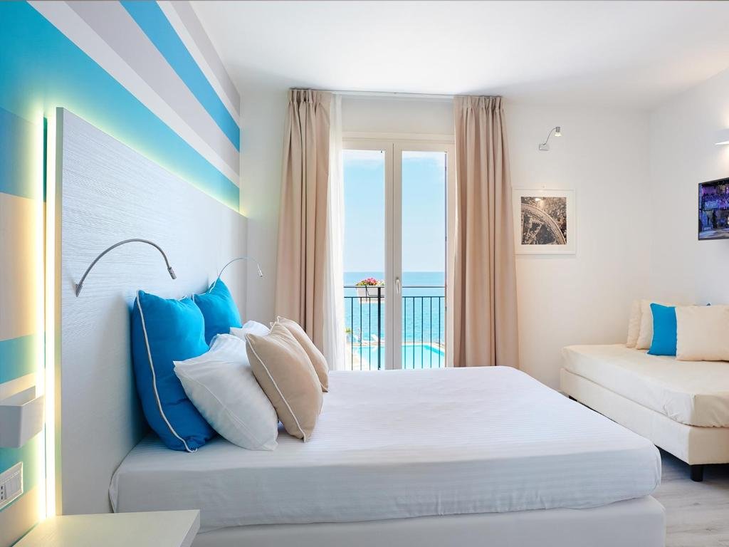 MARINA DI PETROLO HOTEL & SPA-guestroom-GUEST ROOM.jpg