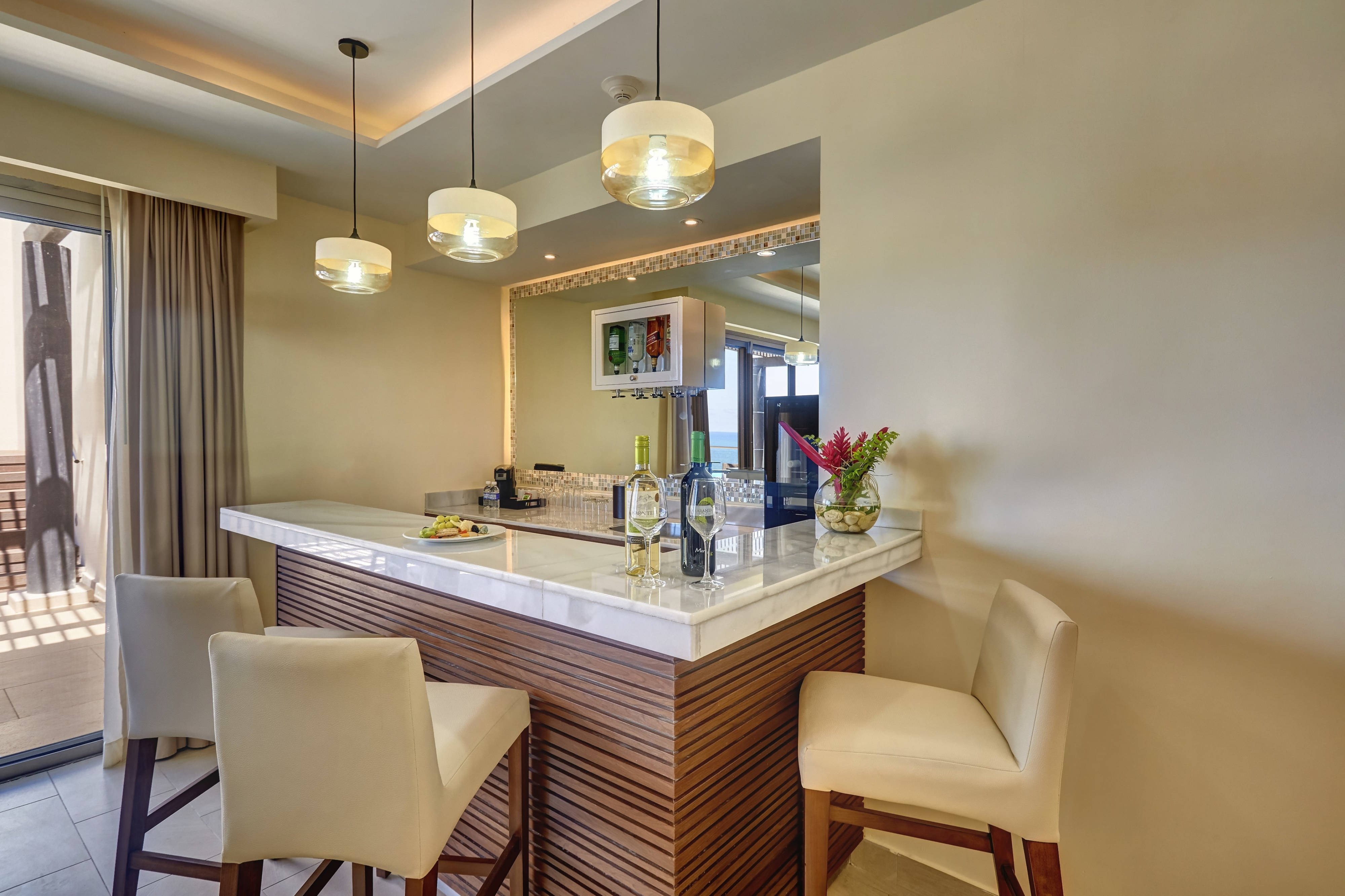 GRAND LIDO NEGRIL-guestroom-One-Bedroom Luxury Penthouse Suite.jpg