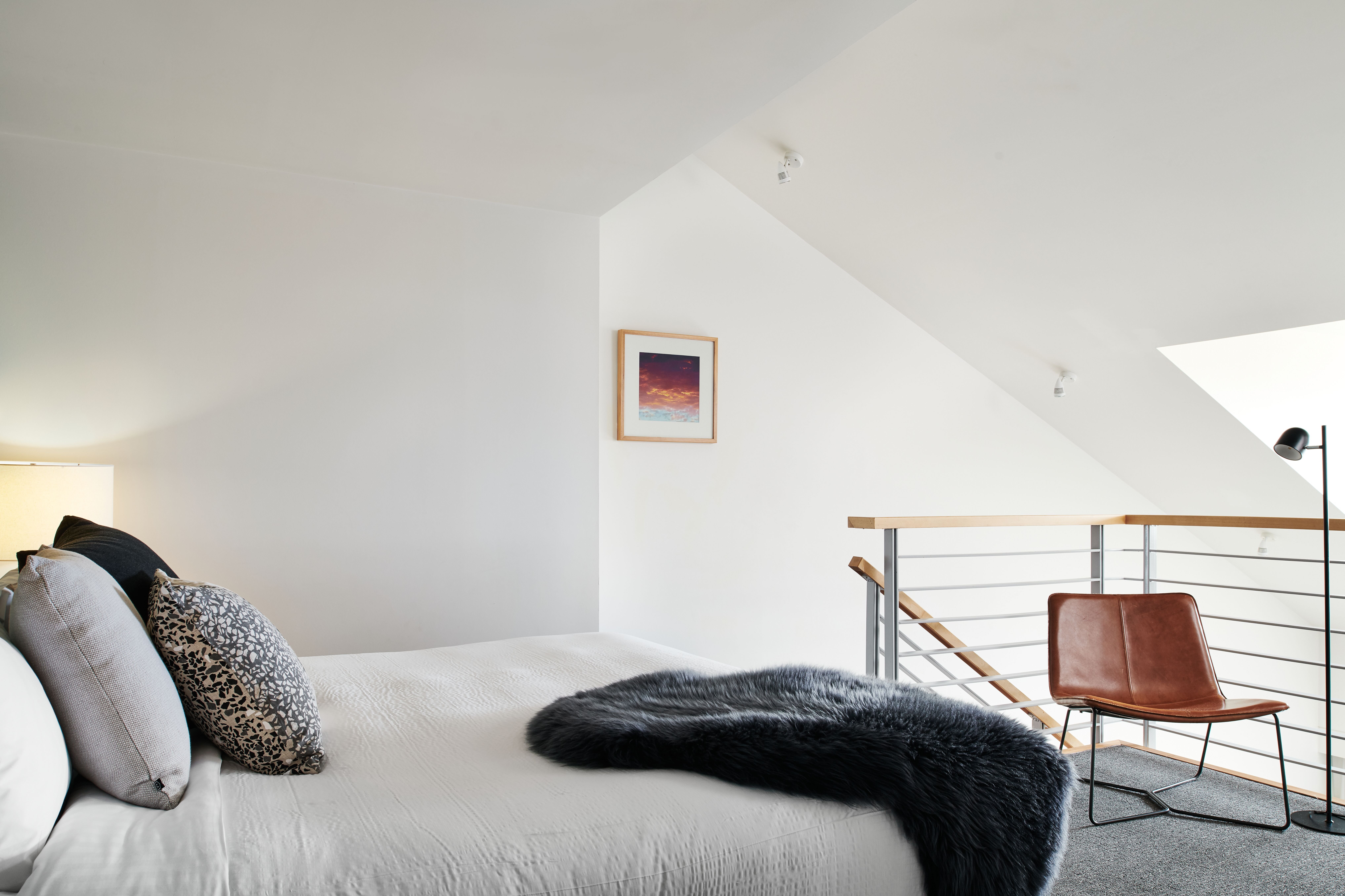 CROWNE PLAZA MACQUARIE PARK-guestroom-Suite.jpg
