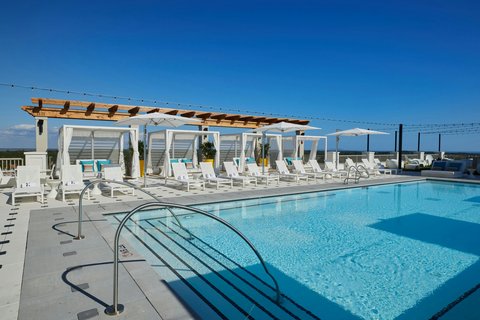 Ara Rooftop Pool at Daytime