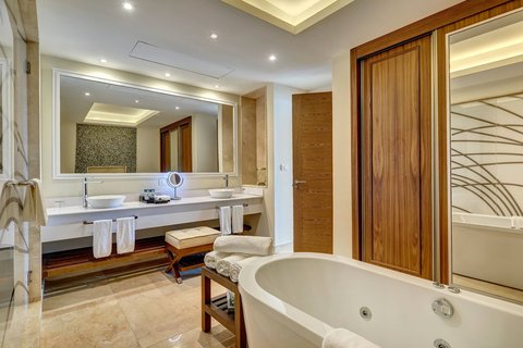 Two-Bedroom Luxury Chairman Suite - Bathroom