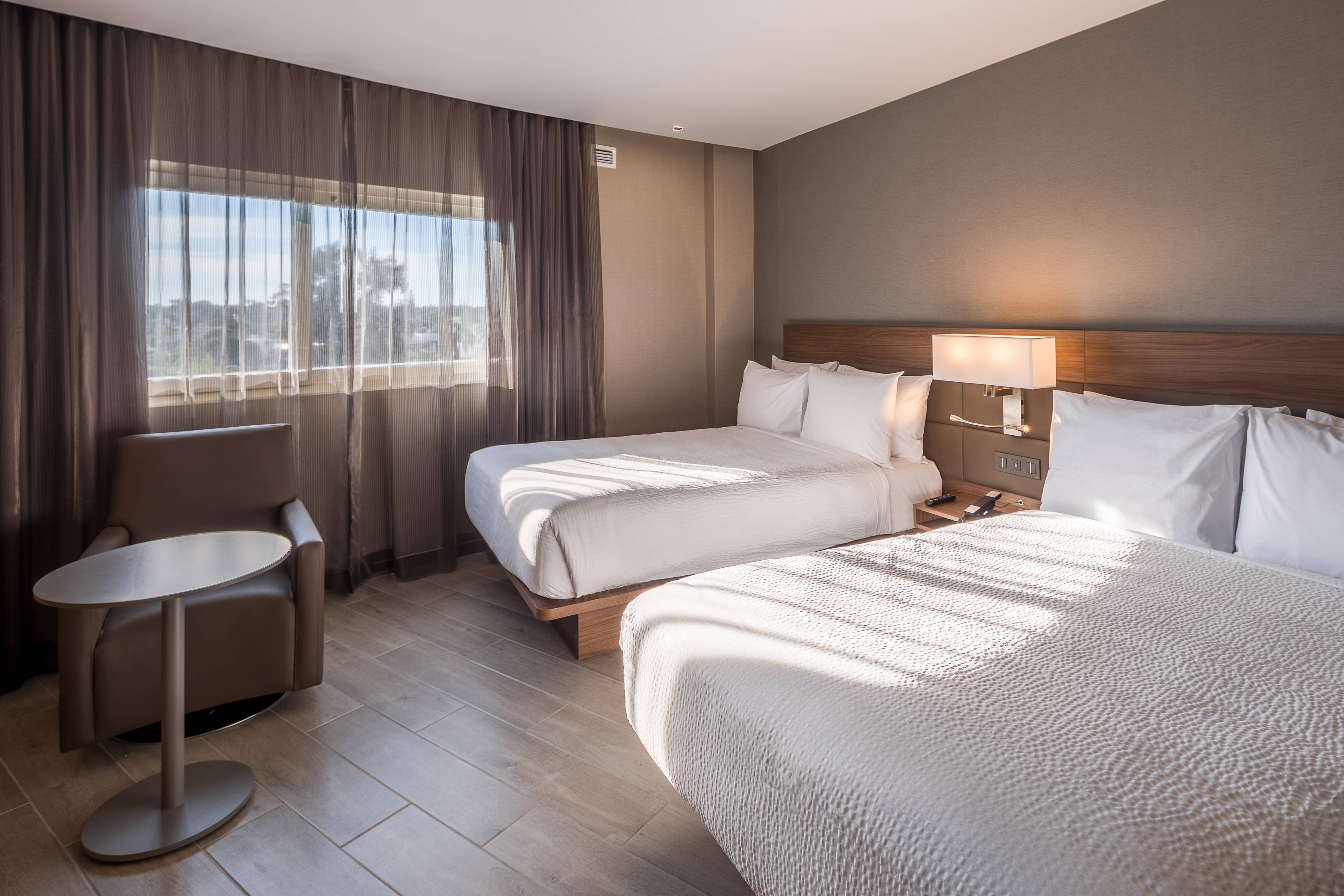 AC Hotels by Marriott Guadalajara Expo Mexico-guestroom-Queen/Queen Guest Room.jpg