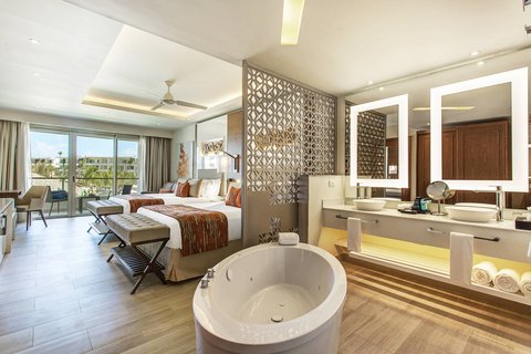 Luxury Junior Ocean View Suite