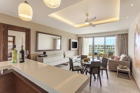 Luxury Presidential One Bedrom Suite