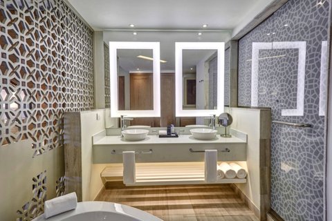 Luxury Junior Suite - Vanity View