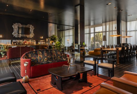 Augustine Lounge & Bar