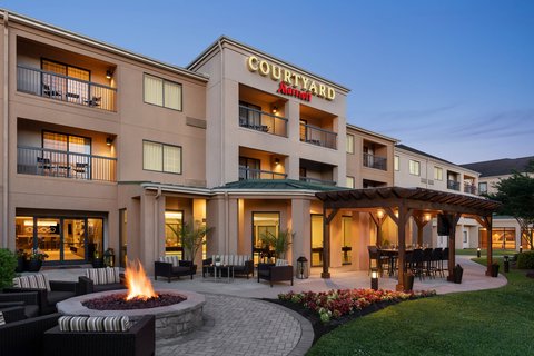 Courtyard & Firepit