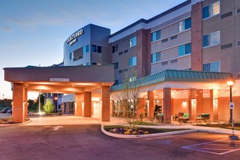 Courtyard Cent Islip Marriott