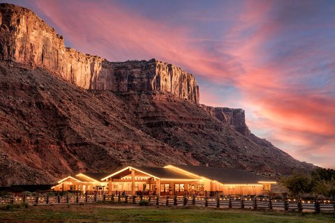 Red Cliffs Lodge Moab at Dusk