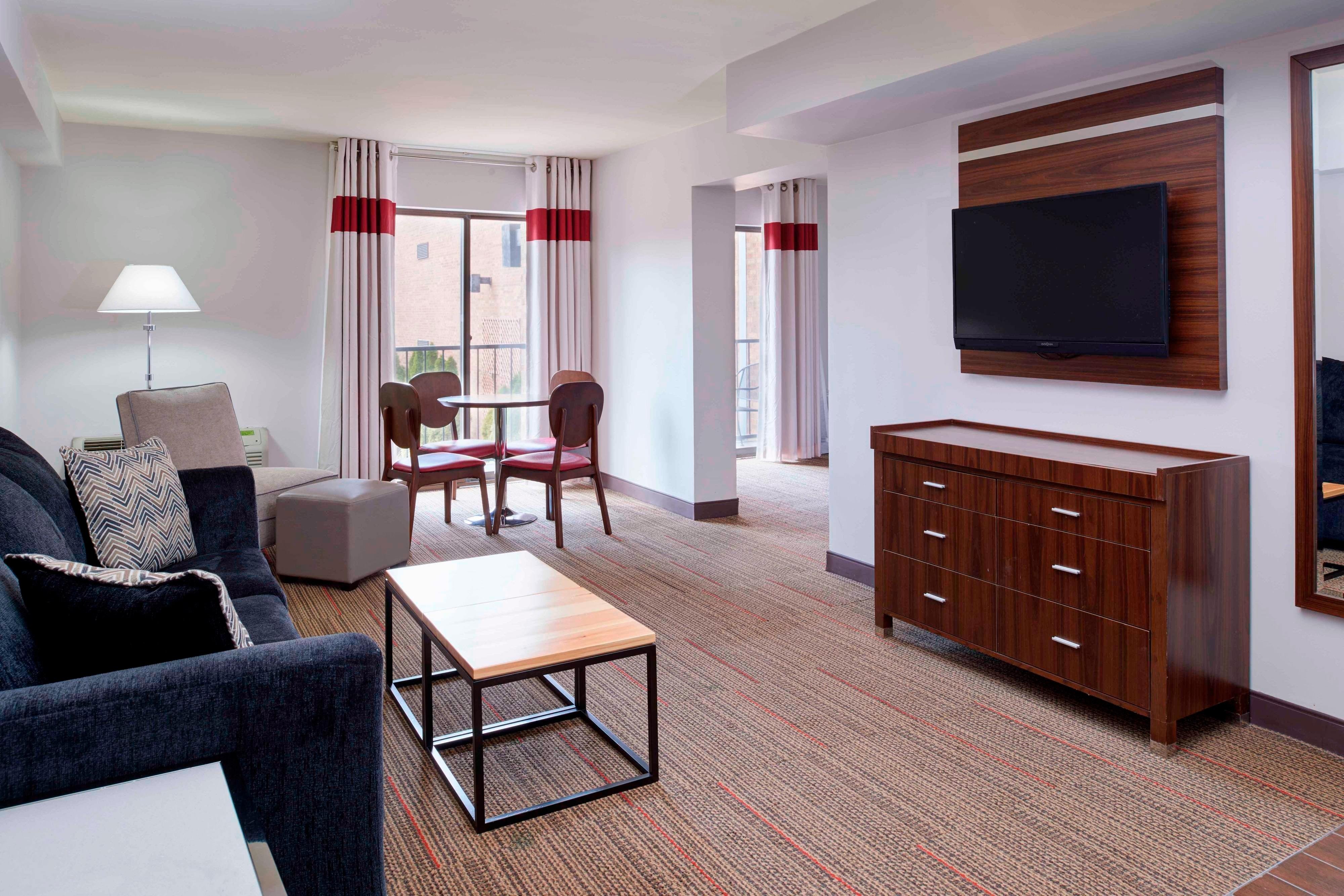 Four Points by Sheraton Detroit Novi-guestroom-Suite.jpg