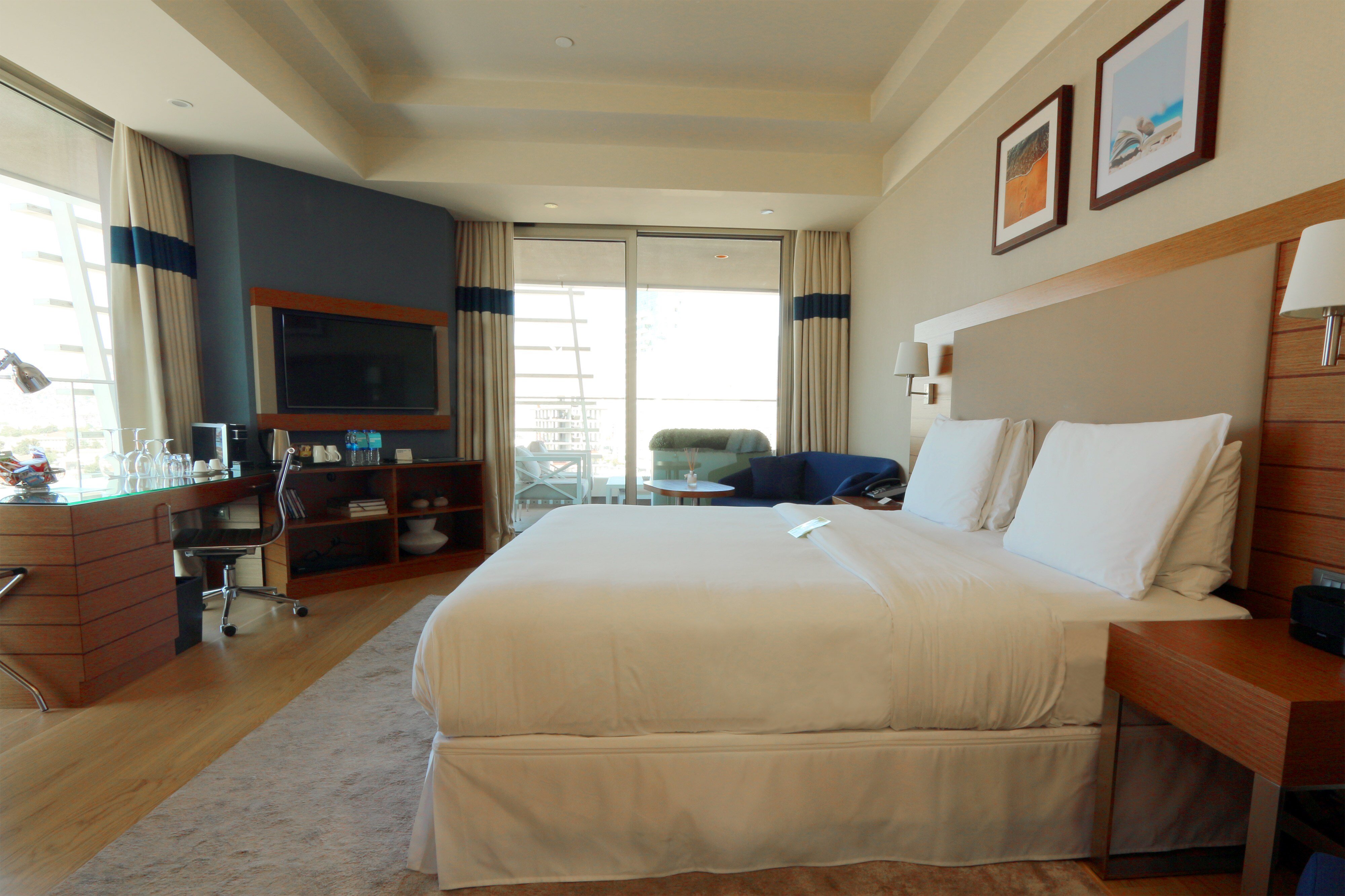 Four Points by Sheraton Izmir-guestroom-King Junior Suite.jpg