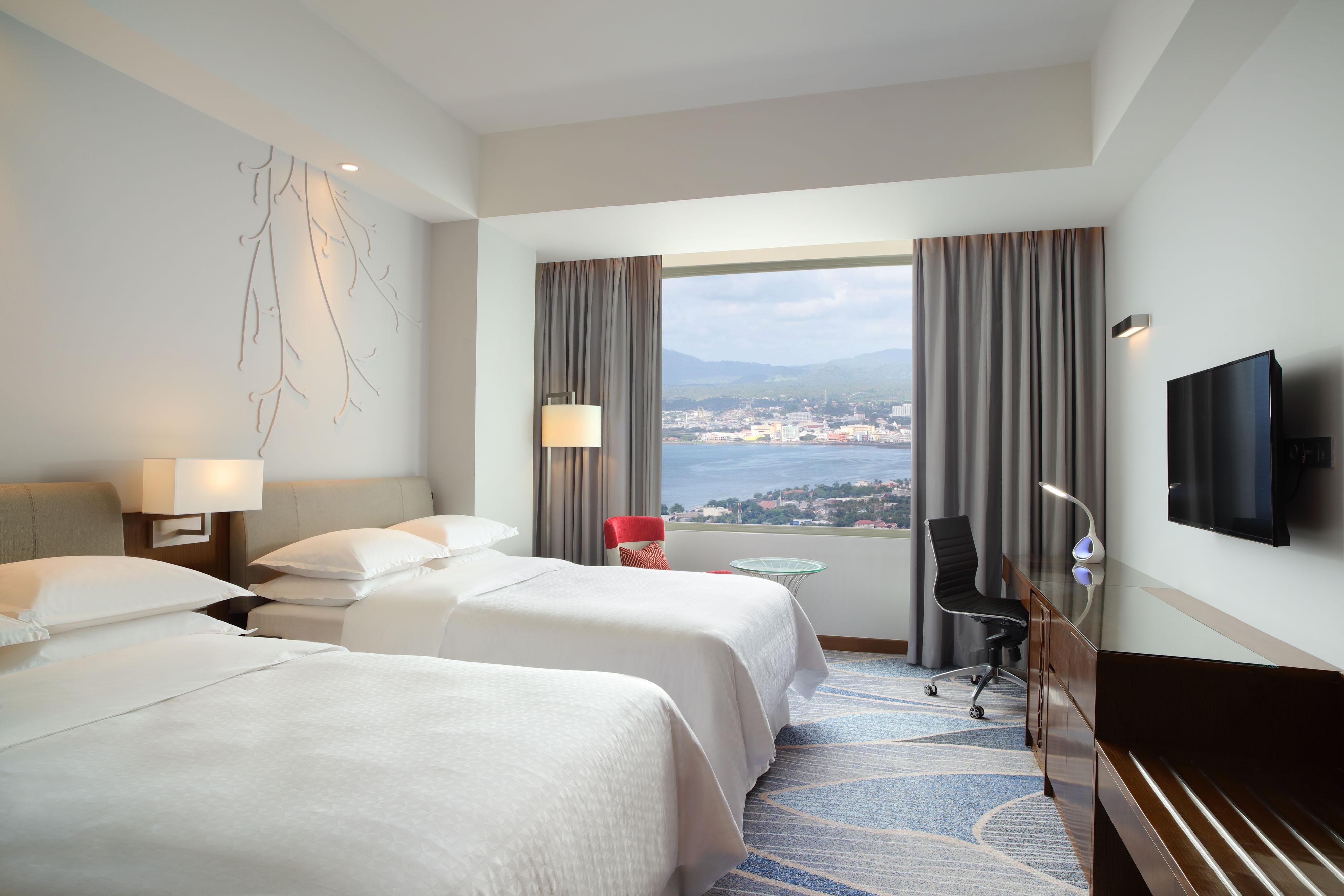Four Points by Sheraton Manado-guestroom-Premier Deluxe Twin, Guest room, 2 Twin/Single Bed.jpg