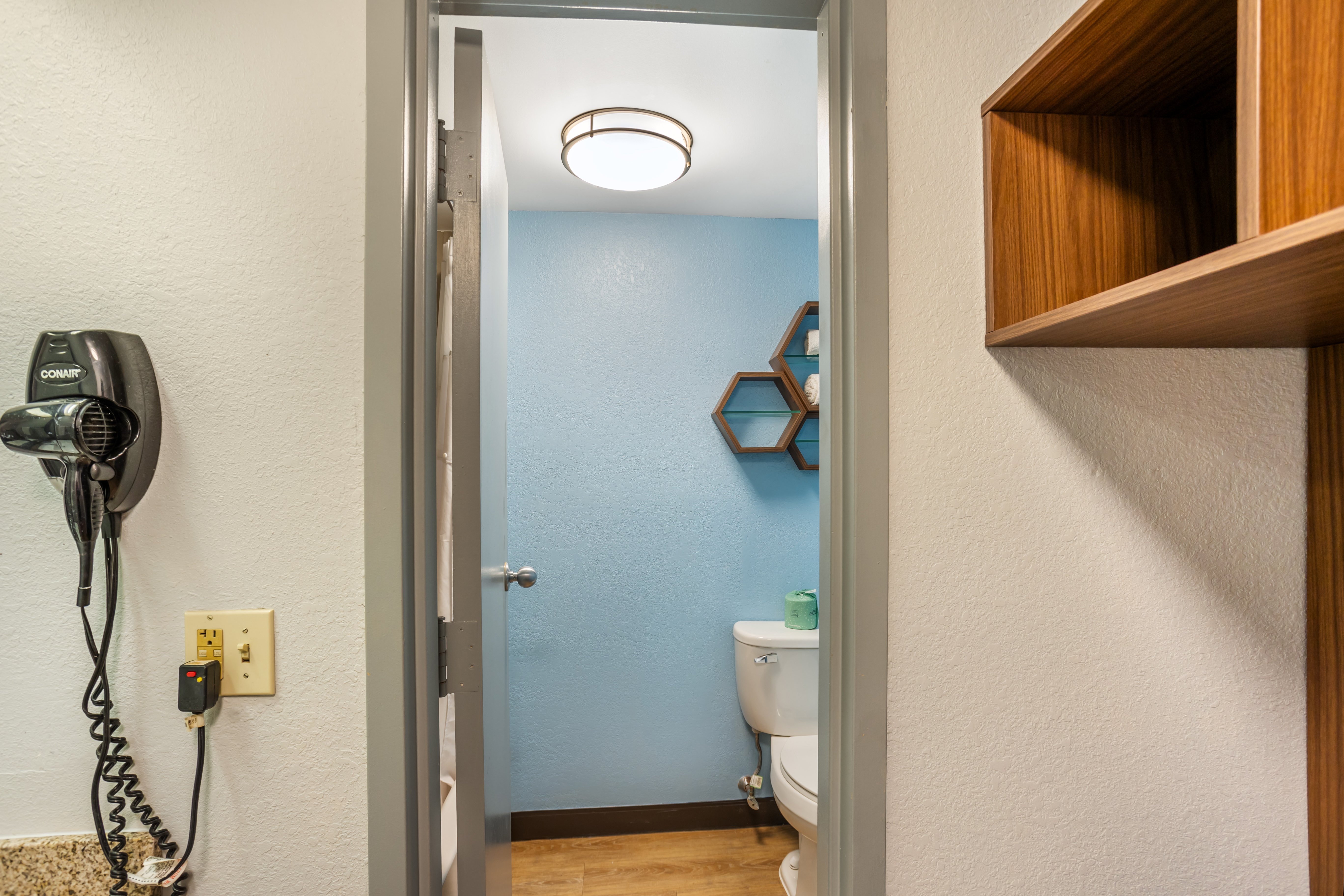 HOMETOWNE STUDIOS LANCASTER-guestroom-HTS Bathroom PRO Approved.jpg