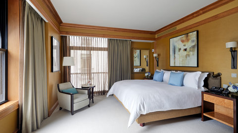 THE PENINSULA NEW YORK - Photo 40