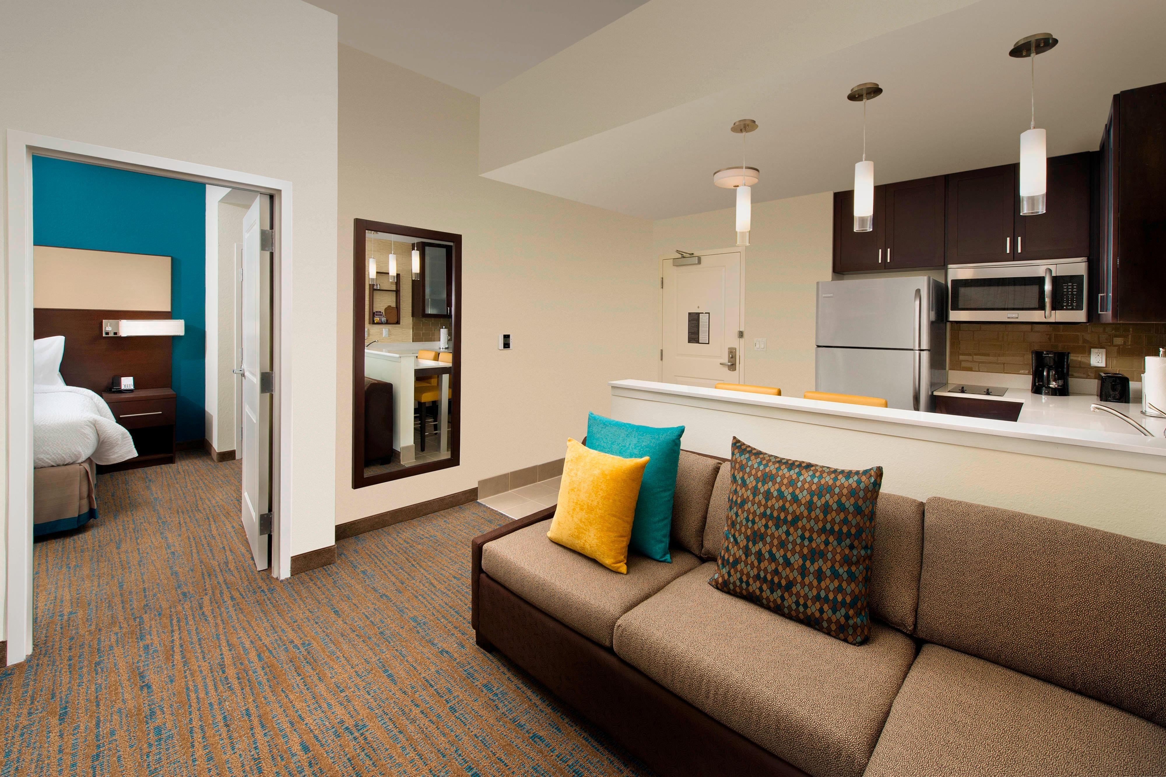 Residence Inn by Marriott Miami Airport West-Doral-guestroom-King One-Bedroom Suite - Kitchen.jpg