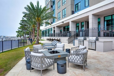 Outdoor Grills & Firepit