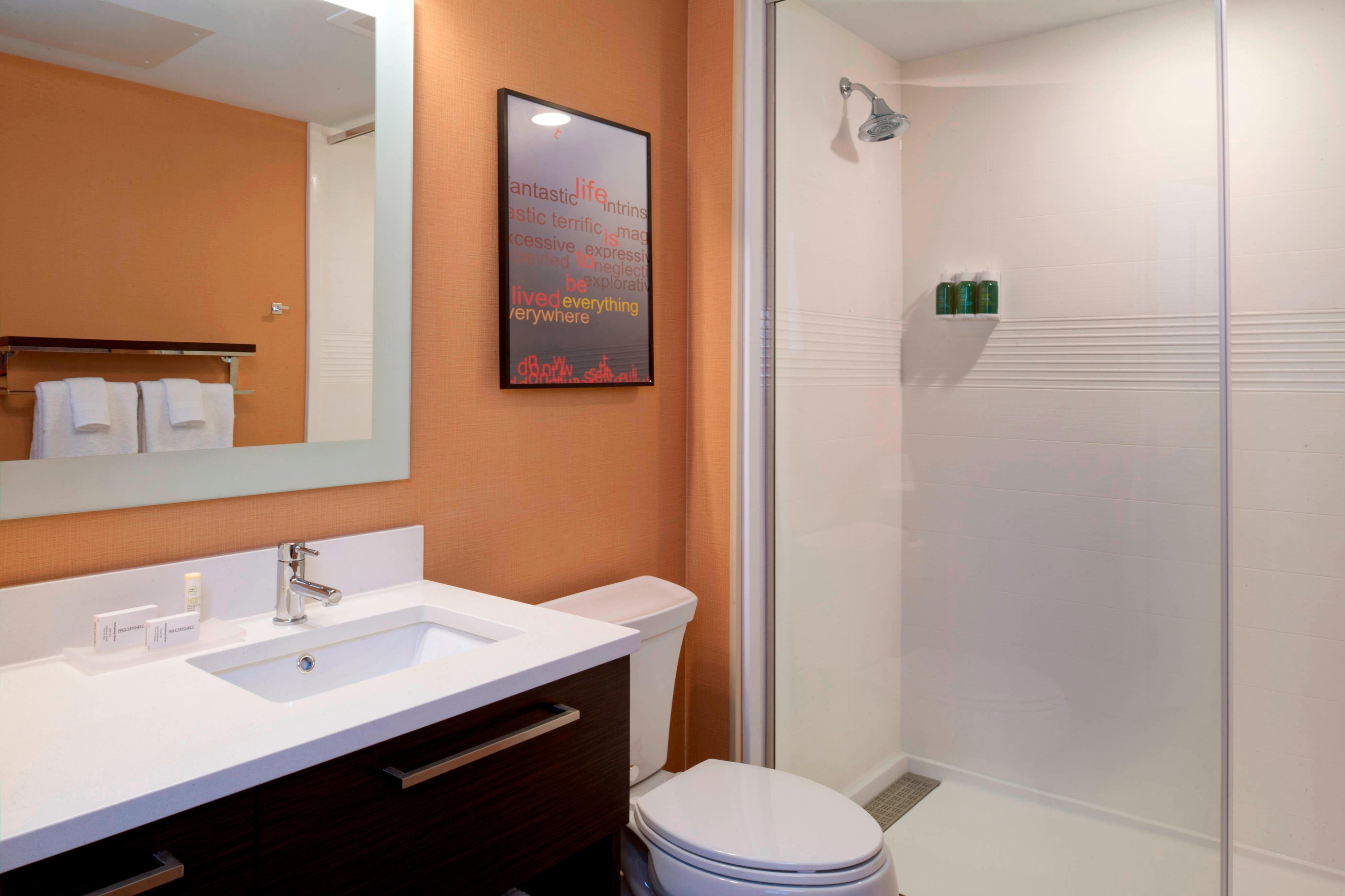 TownePlace Suites by Marriott Grand Rapids Airport-guestroom-Studio King Suite - Bathroom.jpg
