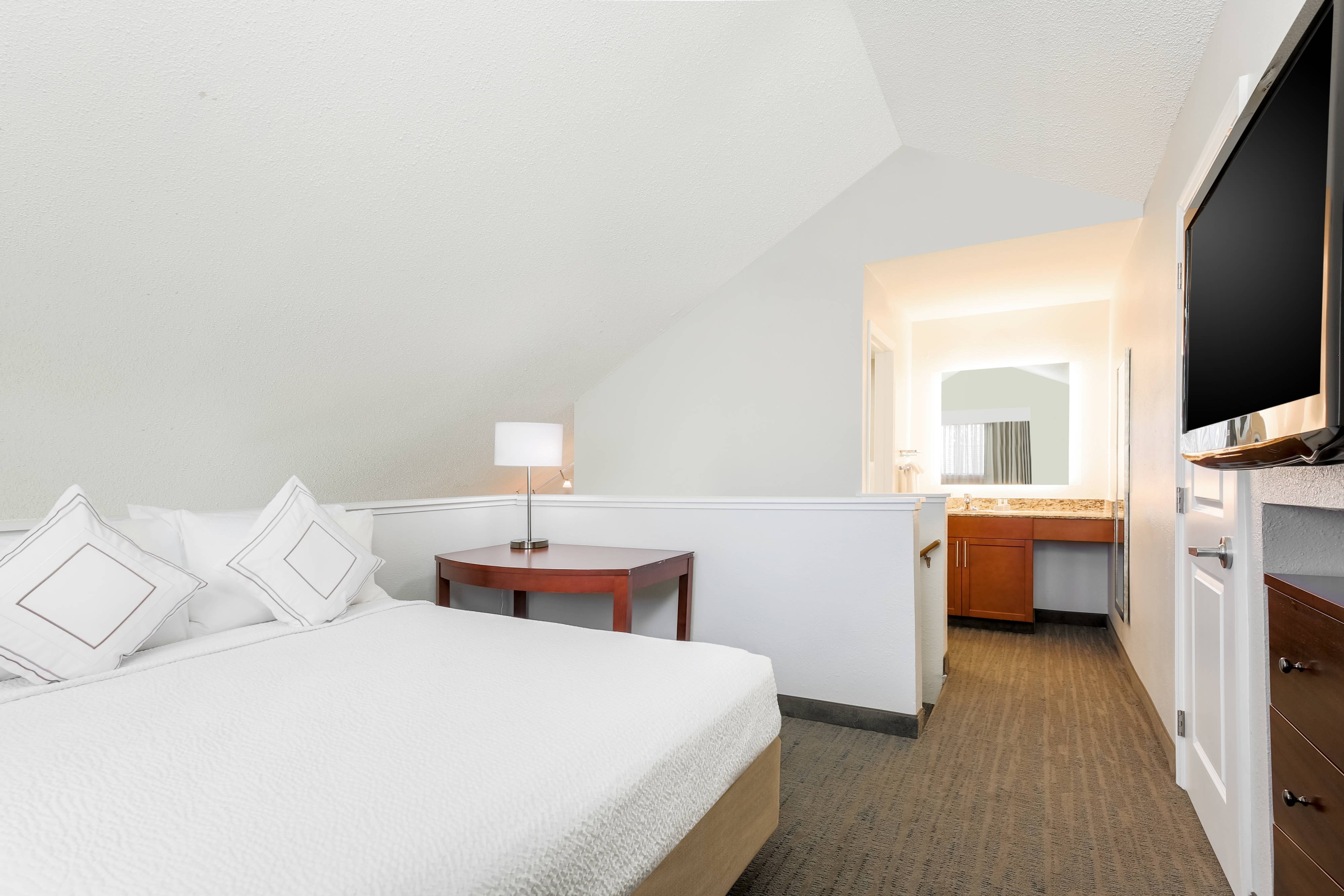 Residence Inn by Marriott Atlanta Cumberland Galleria-guestroom-Penthouse Suite - Loft Bedroom.jpg