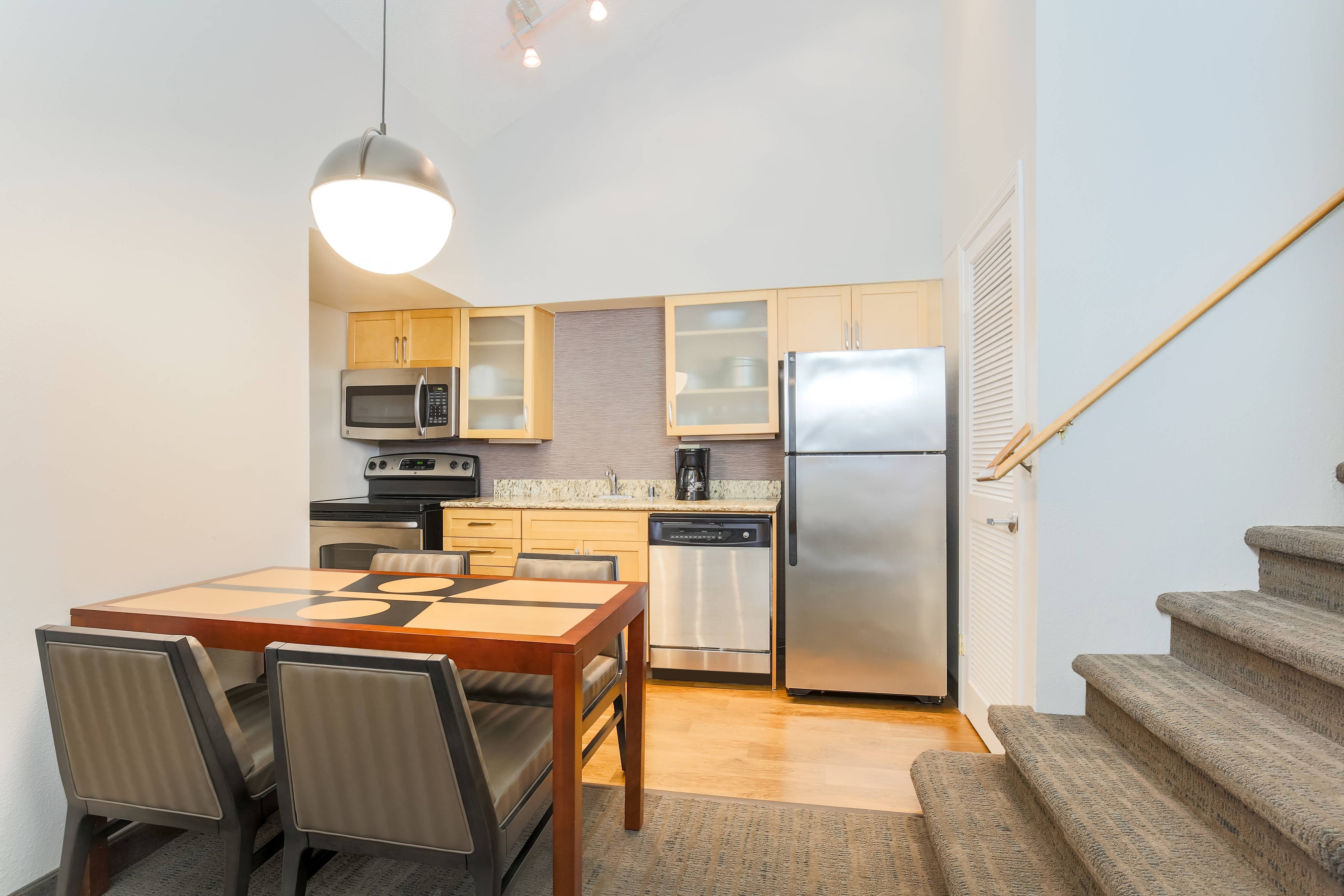 Residence Inn by Marriott Atlanta Cumberland Galleria-guestroom-Penthouse Suite - Kitchen.jpg