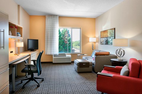 One-Bedroom Queen Suite - Living Area