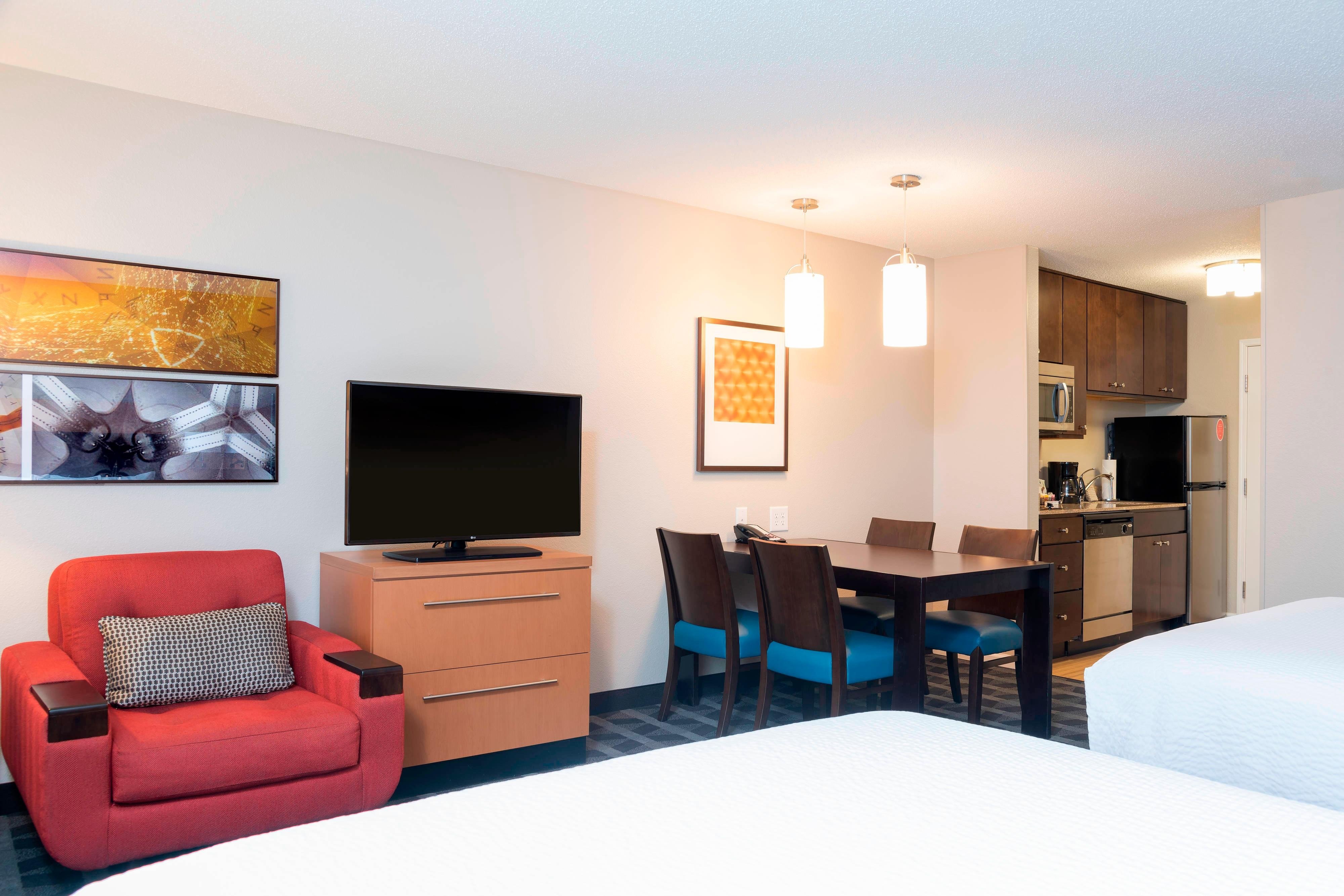 TownePlace Suites by Marriott Fort Wayne North-guestroom-Studio Queen/Queen Suite - Living Area.jpg