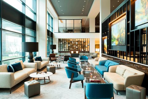 Lobby & Bar