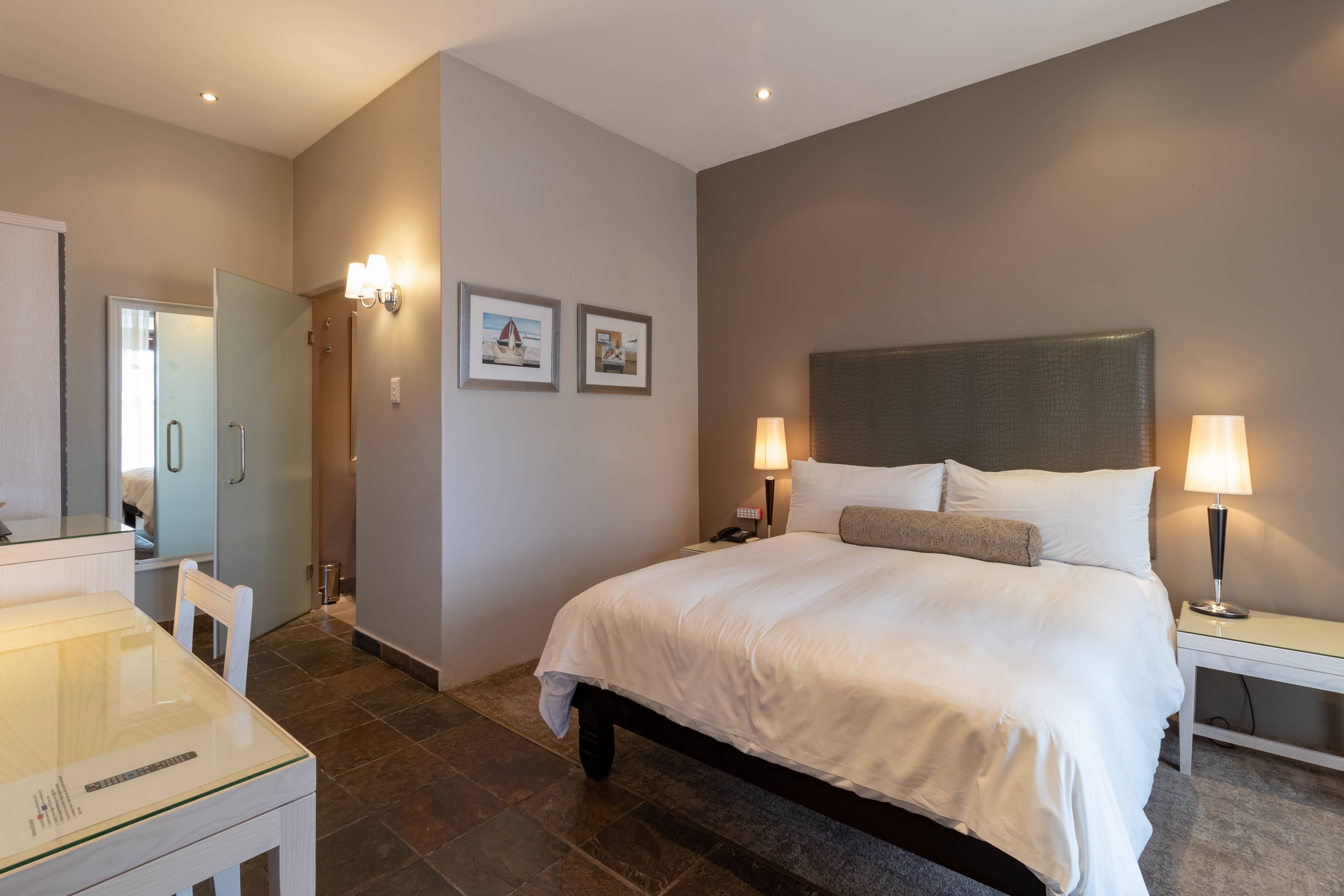 Protea Hotel by Marriott Mossel Bay-guestroom-Queen Guest Room.jpg