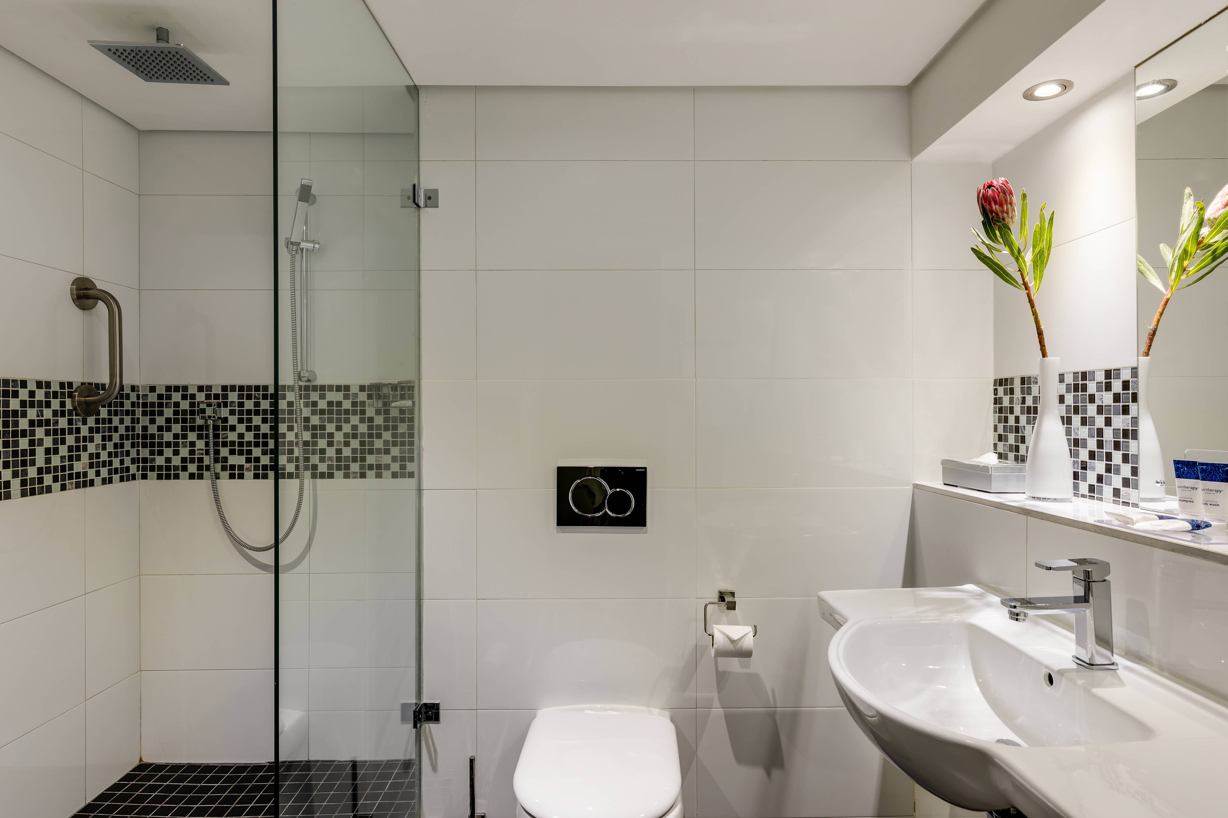 Protea Hotel by Marriott Knysna Quays-guestroom-Guest Bathroom.jpg