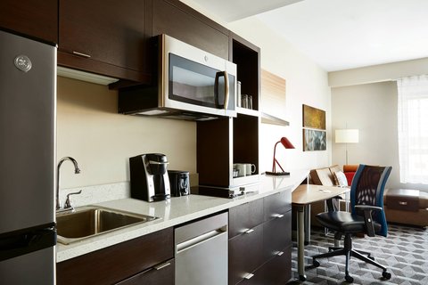 Studio King Suite - Kitchen