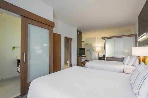 Queen/Queen Suite