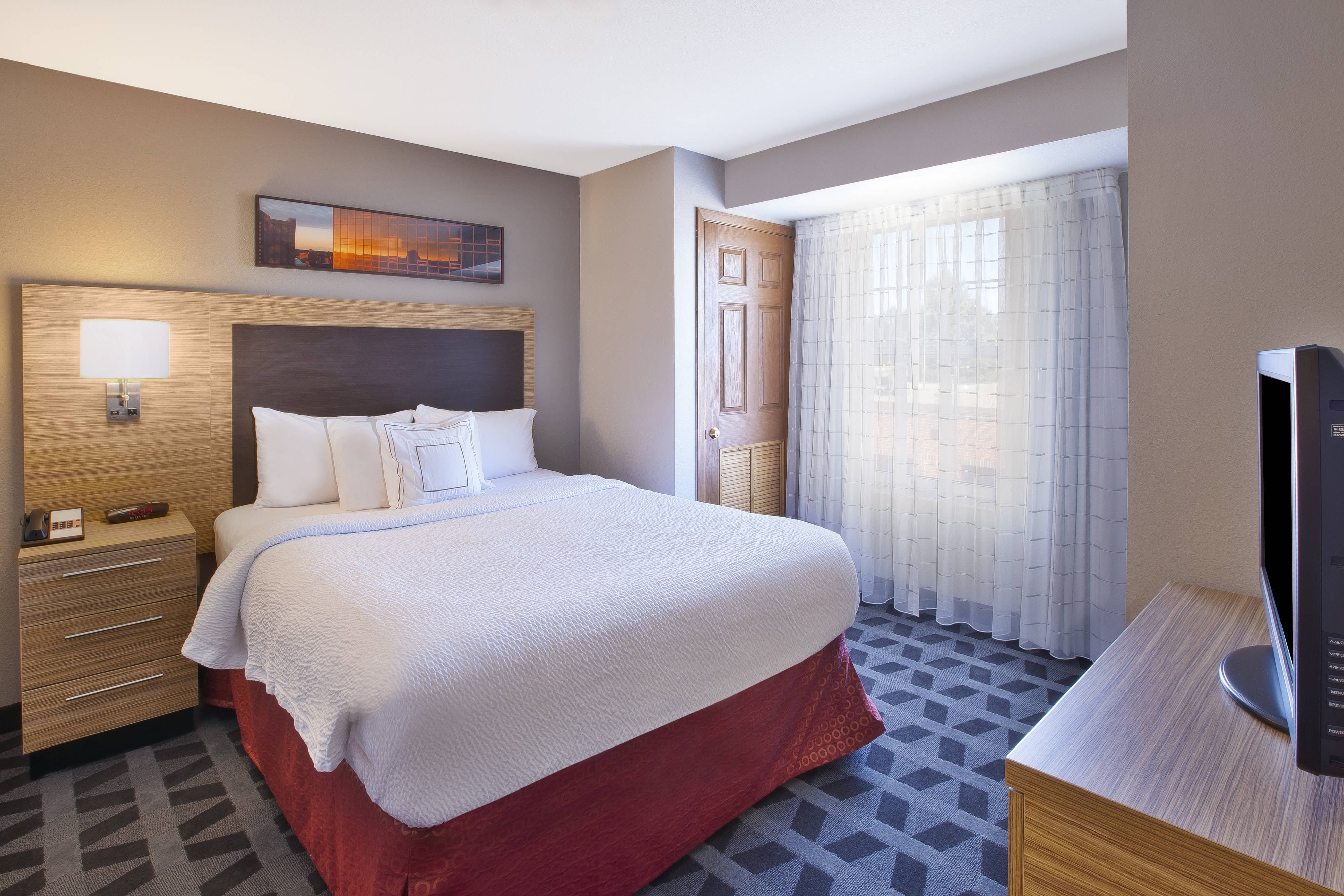 TownePlace Suites by Marriott Minneapolis-St Paul Airport Eagan-guestroom-Two-Bedroom Suite - Sleeping Area.jpg