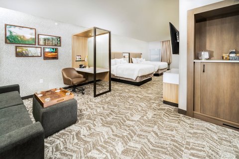 Queen/Queen Suite