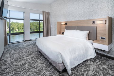 King Suite - River View