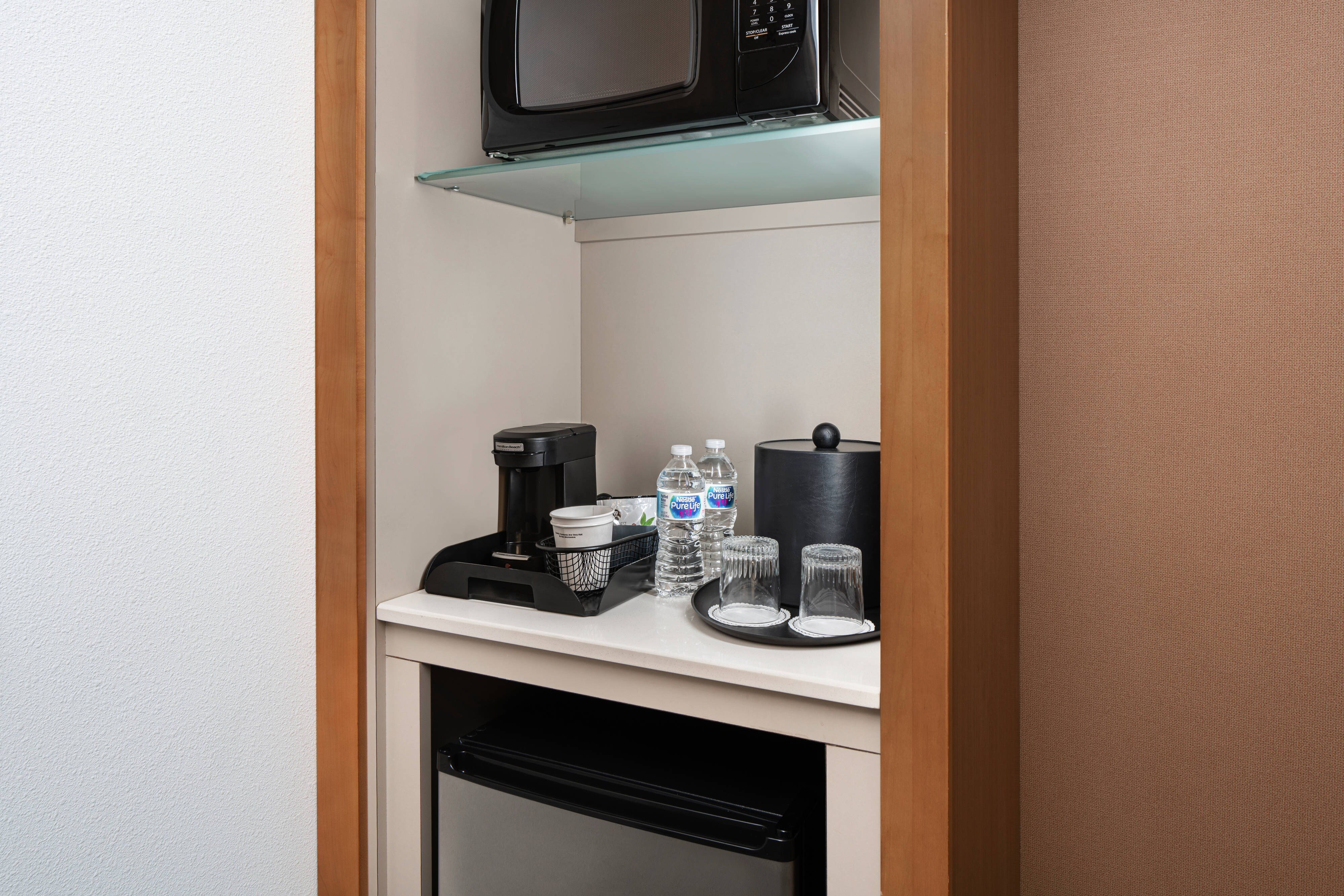 SpringHill Suites by Marriott Midland Odessa-guestroom-Suite - Amenities.jpg