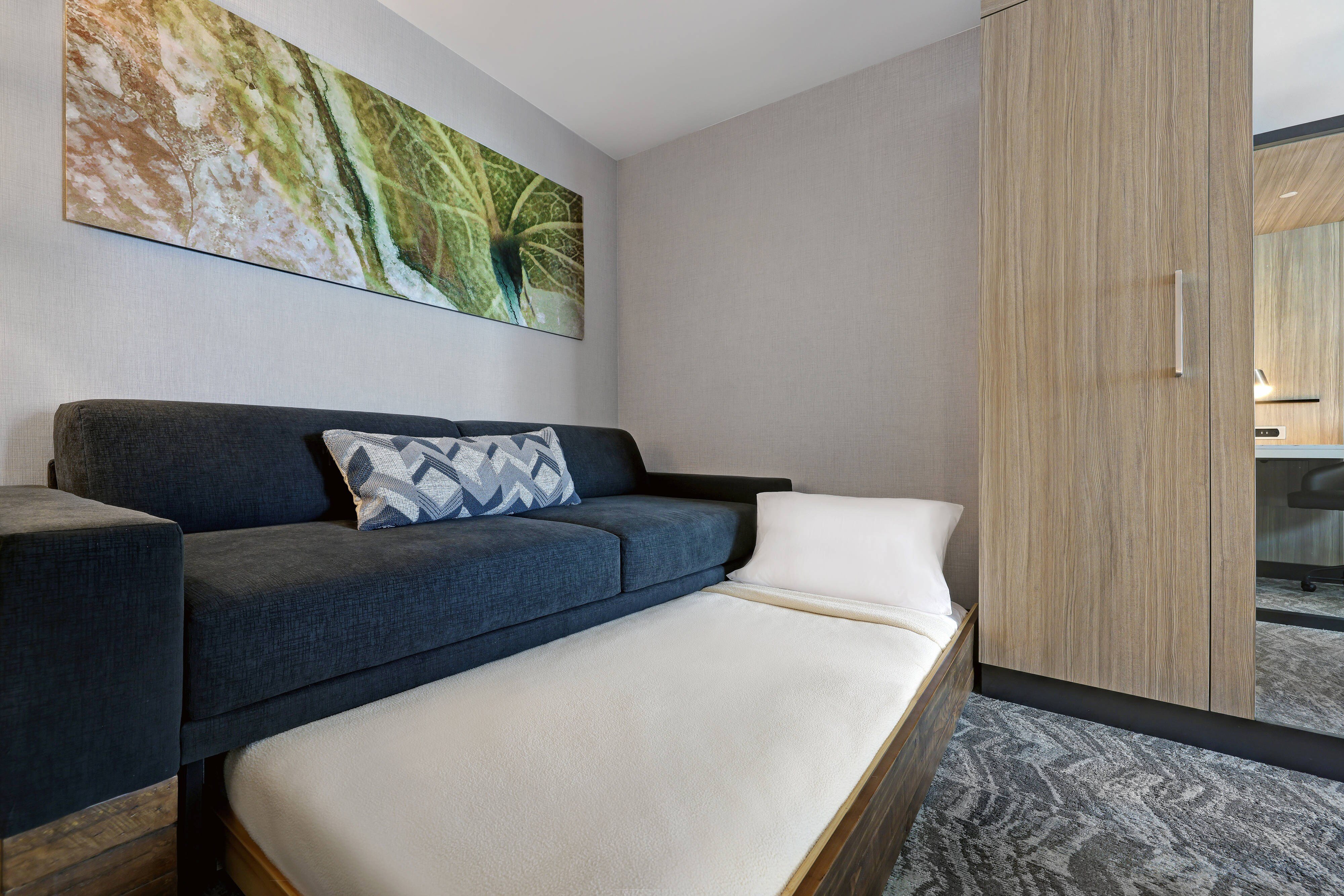 SpringHill Suites by Marriott Palm Desert-guestroom-Trundle Bed.jpg