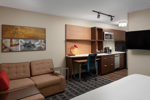 King Studio Suite - Work Desk