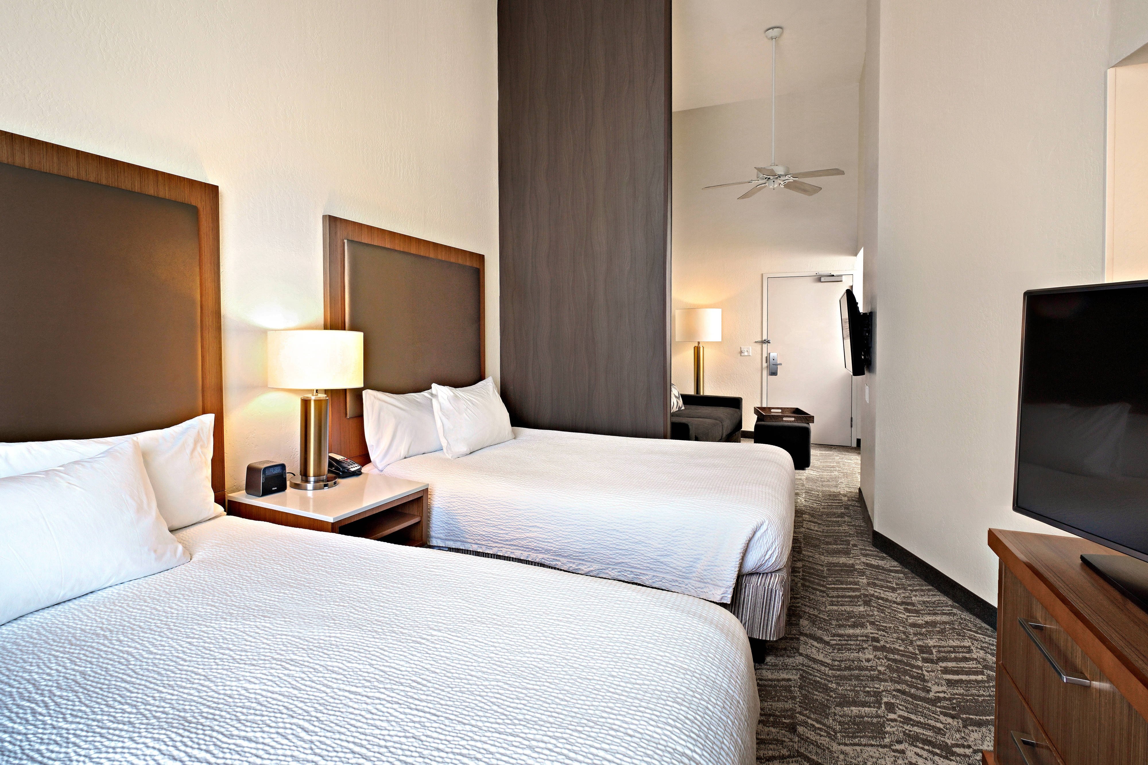 SpringHill Suites by Marriott Phoenix Glendale Peoria-guestroom-Queen/Queen Suite.jpg
