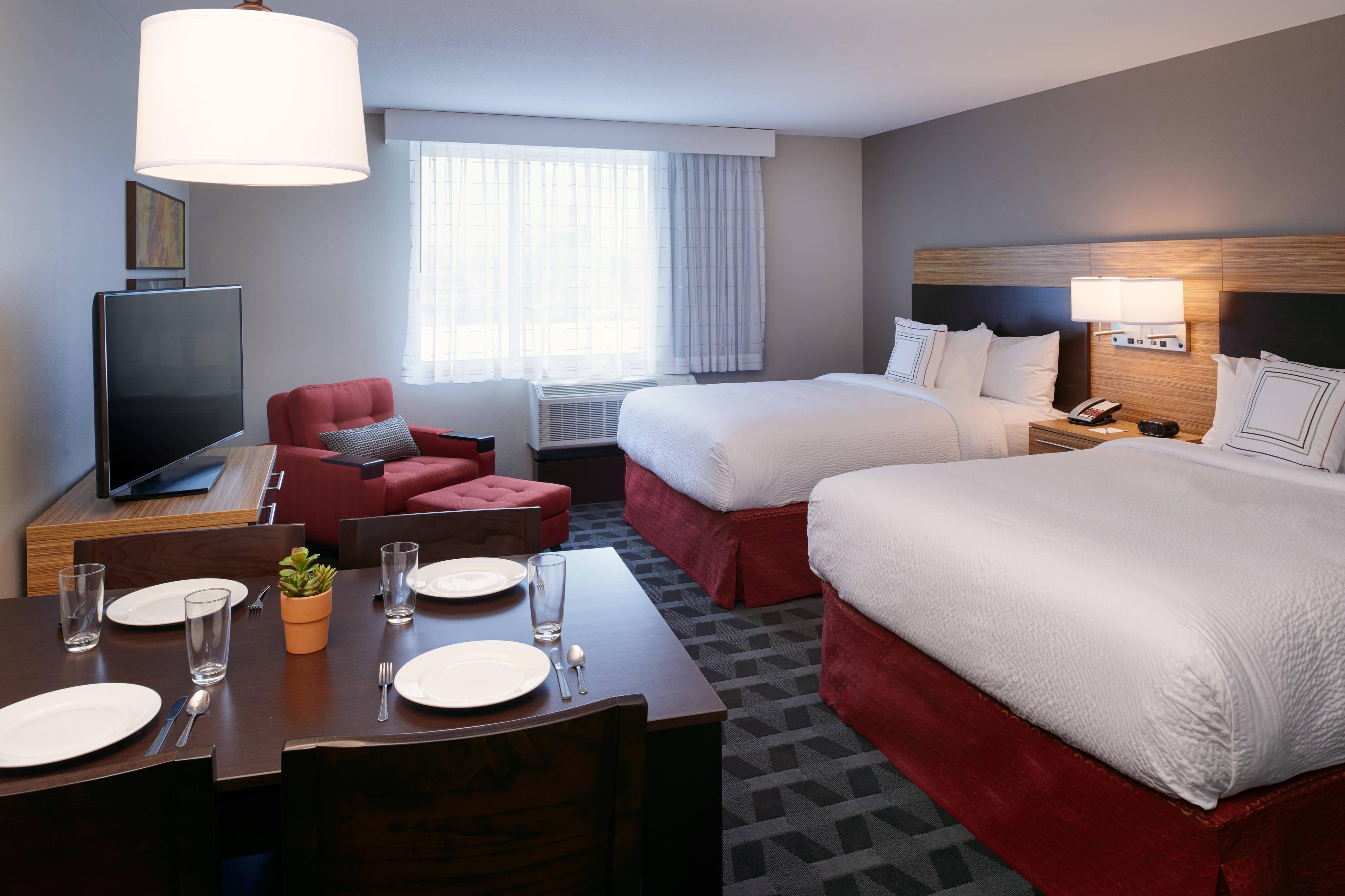 TownePlace Suites by Marriott Jackson-guestroom-Queen/Queen Suite.jpg