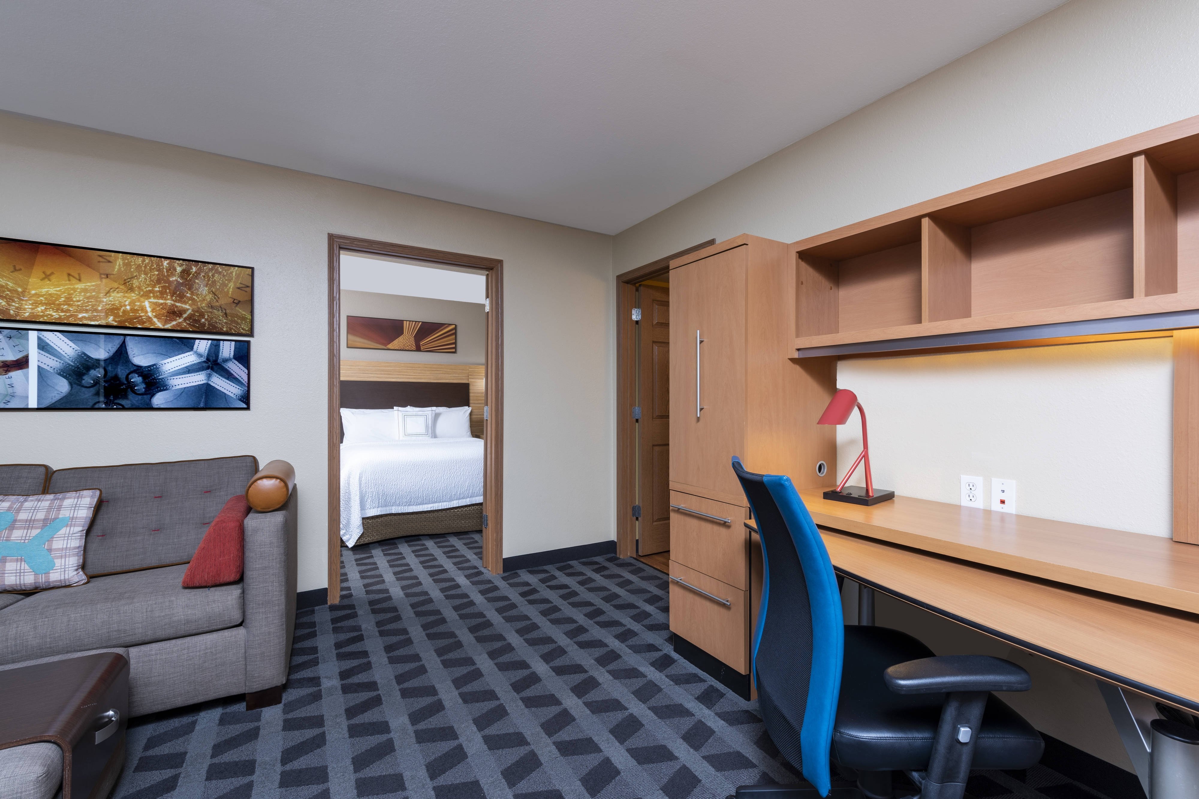 TownePlace Suites by Marriott East Lansing-guestroom-One-Bedroom Suite - Work Area.jpg