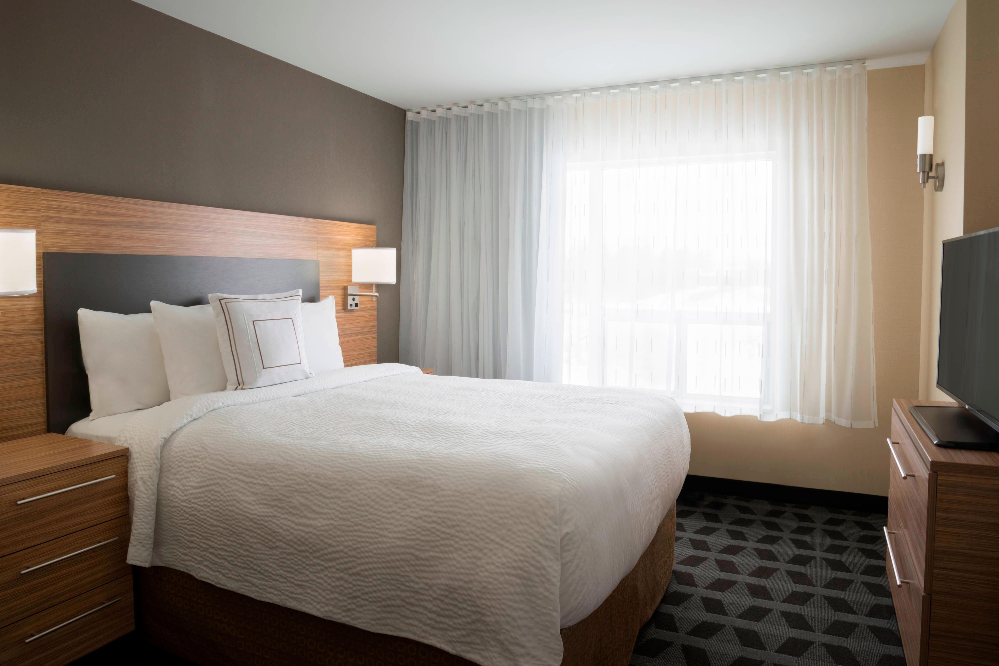 TownePlace Suites by Marriott Ottawa Kanata-guestroom-One-Bedroom Suite.jpg
