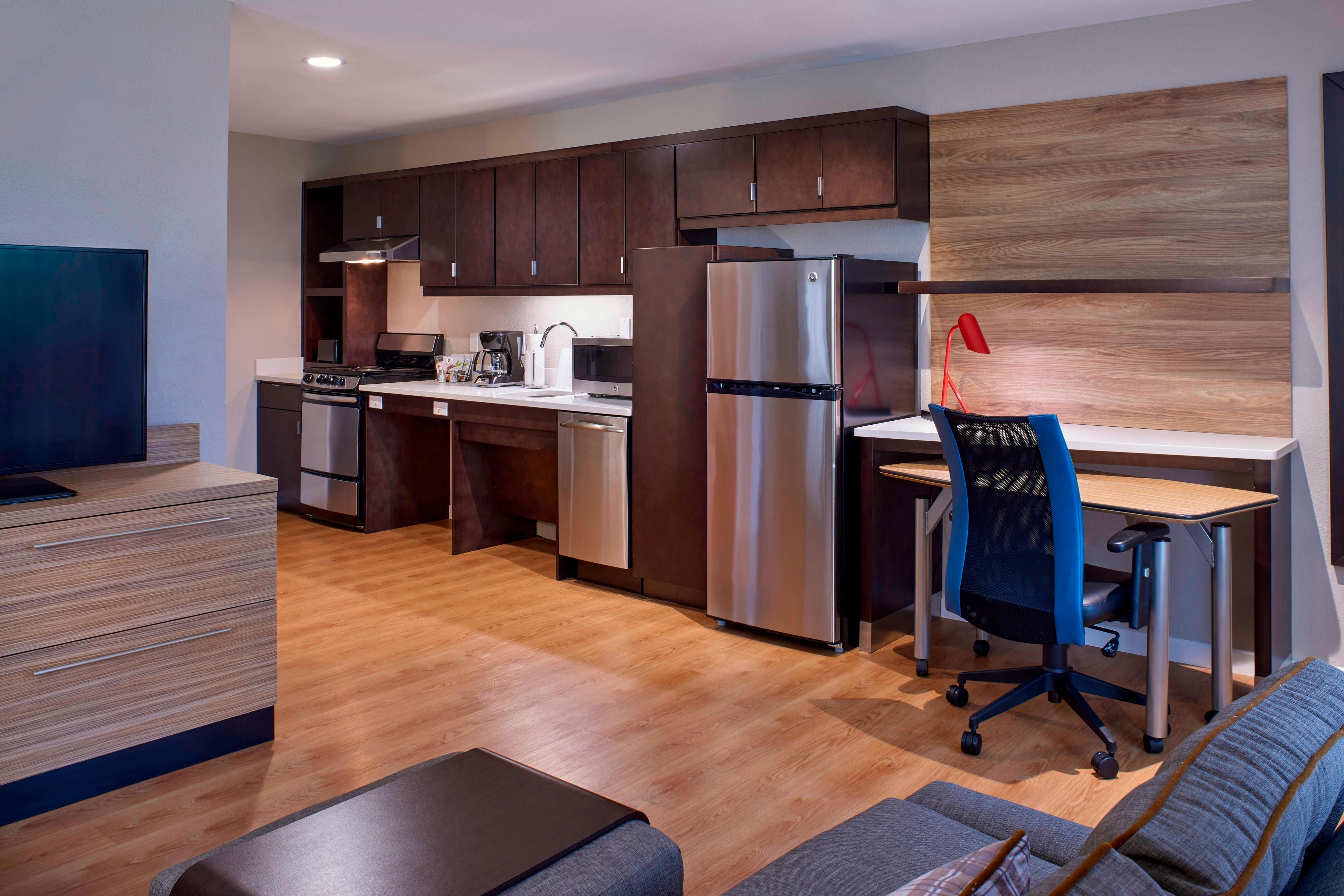 TownePlace Suites by Marriott Richmond-guestroom-Kitchen/Living area.jpg