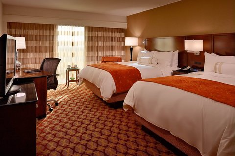 Queen/Queen Guest Room