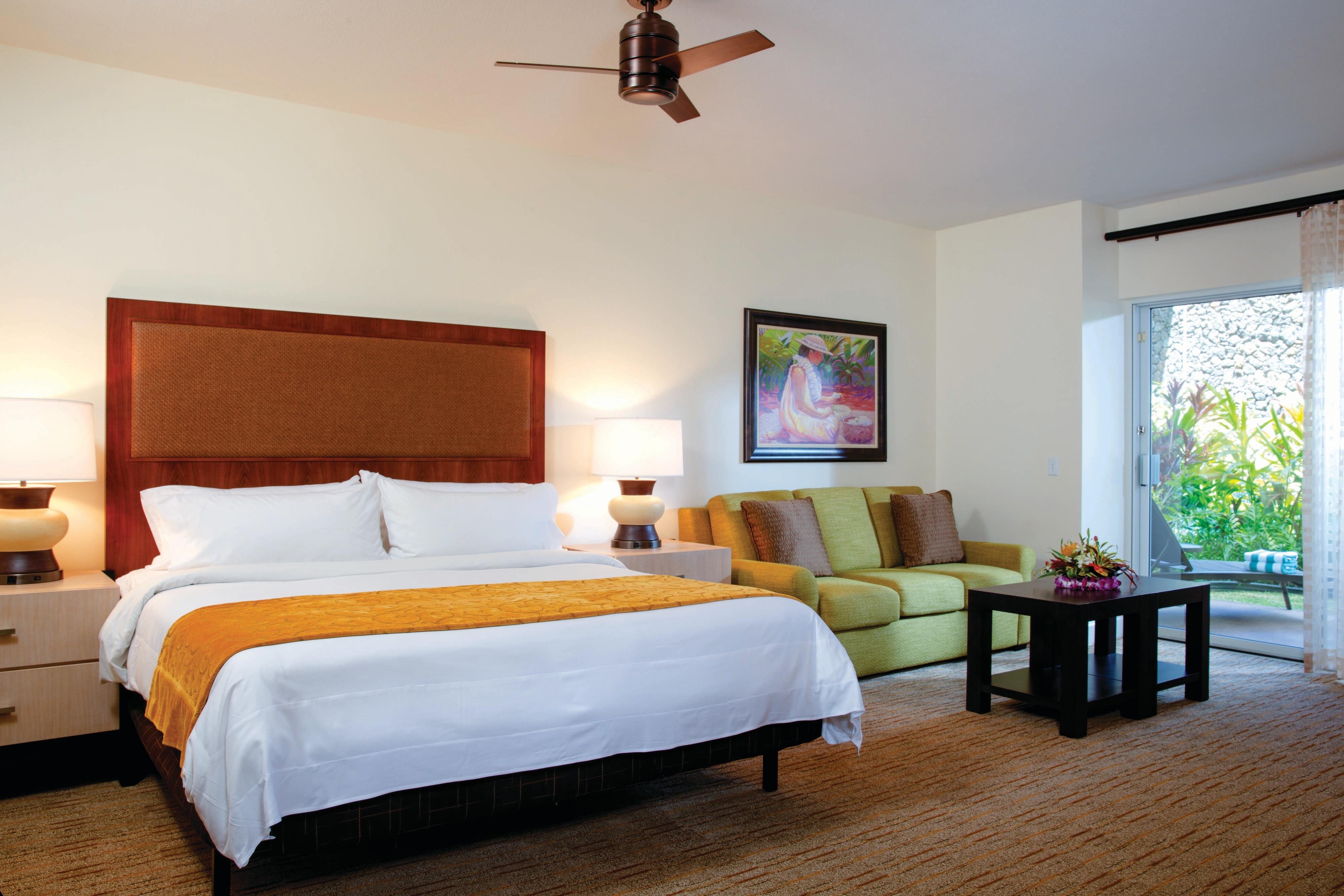 Marriotts Waiohai Beach Club-guestroom-King Guest Room.jpg