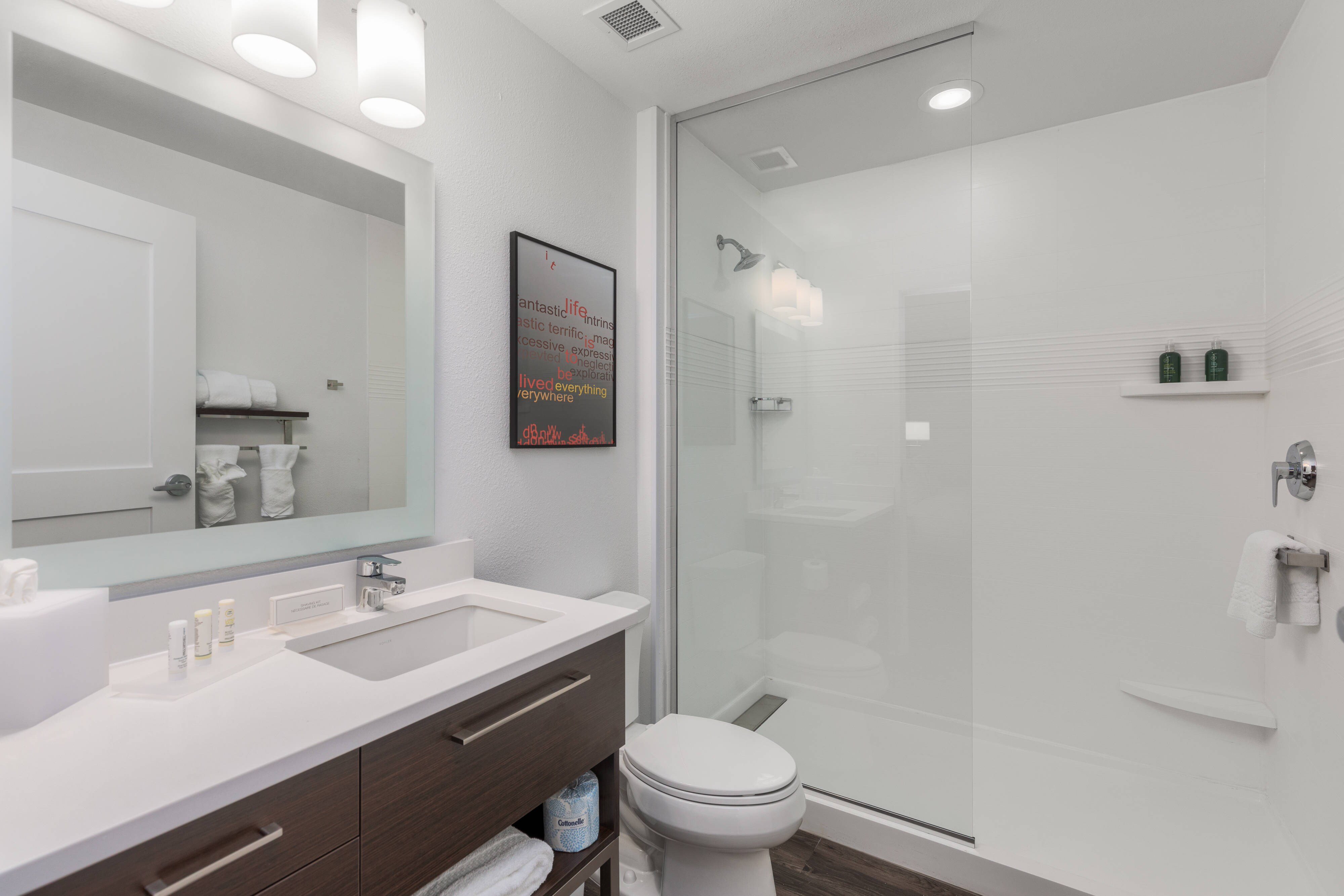 TownePlace Suites by Marriott Owensboro-guestroom-King Studio Suite - Bathroom.jpg